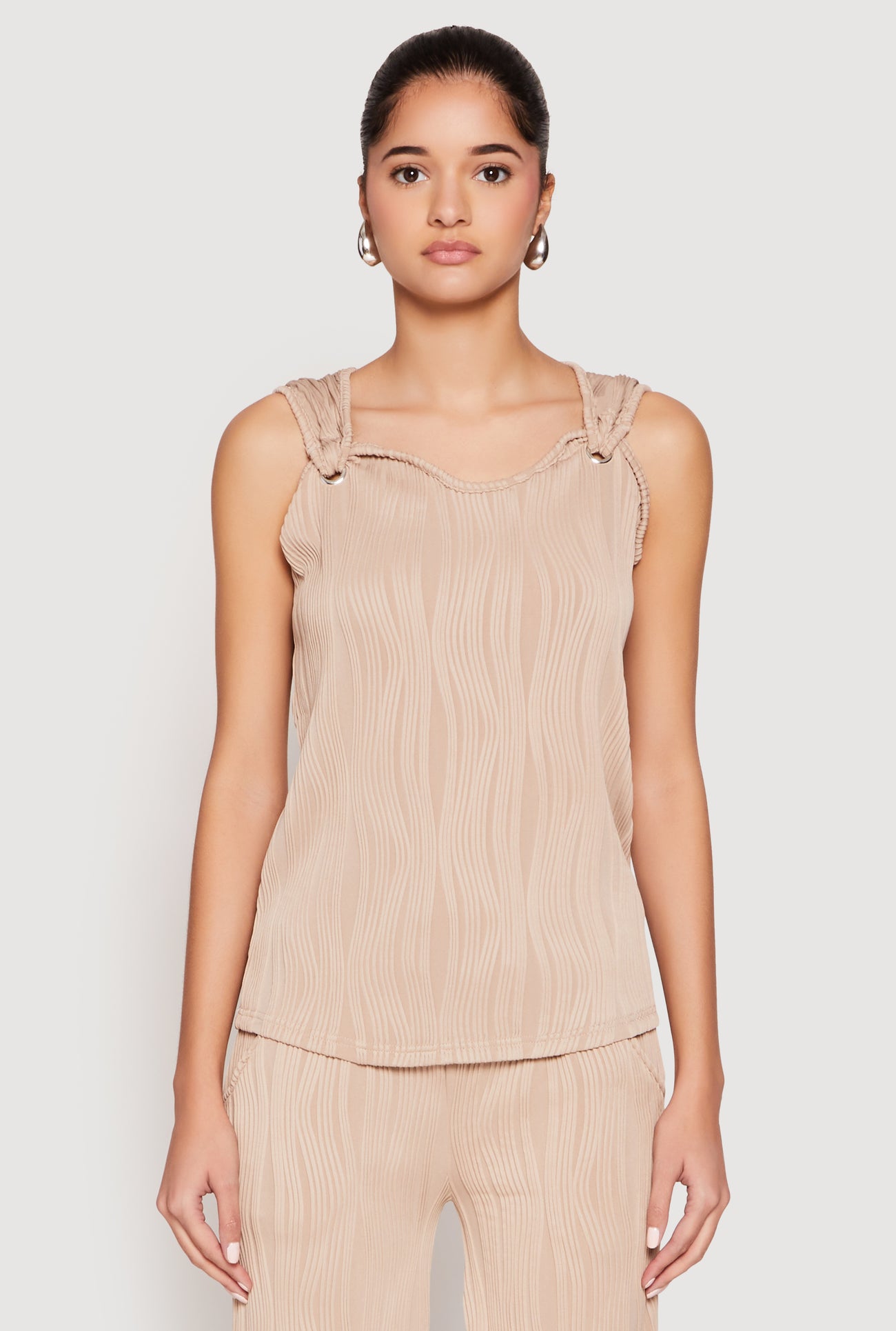 1044056721545325_001