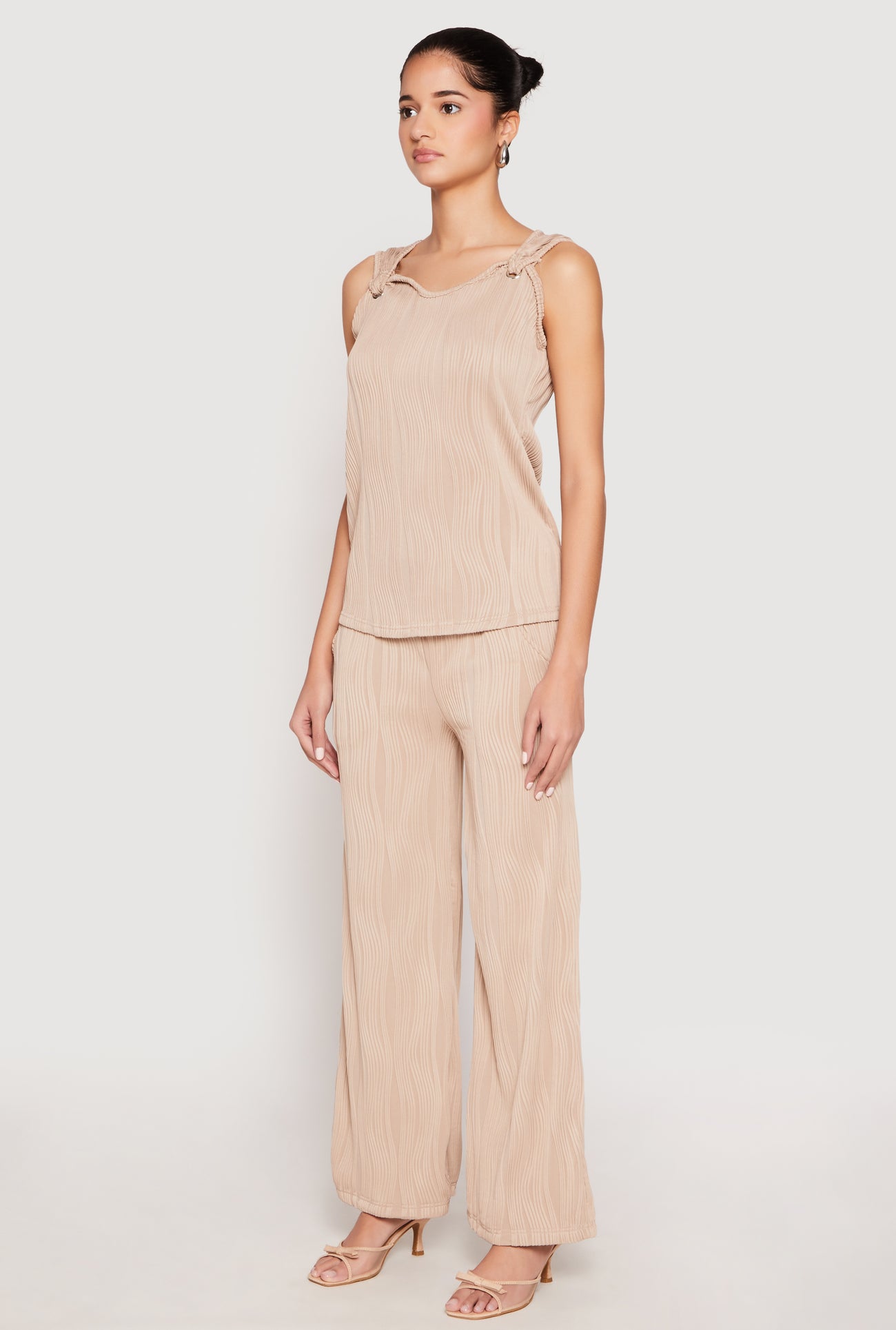 1044056721545325_003