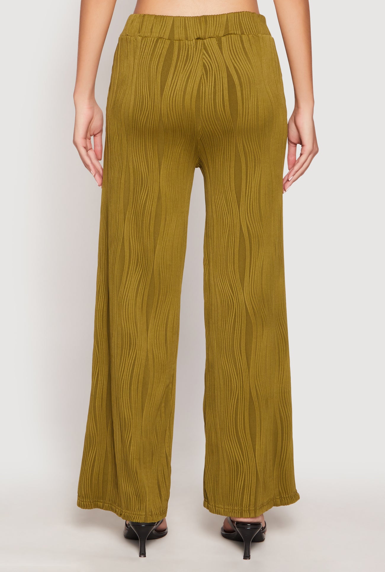 1044056721546030_003