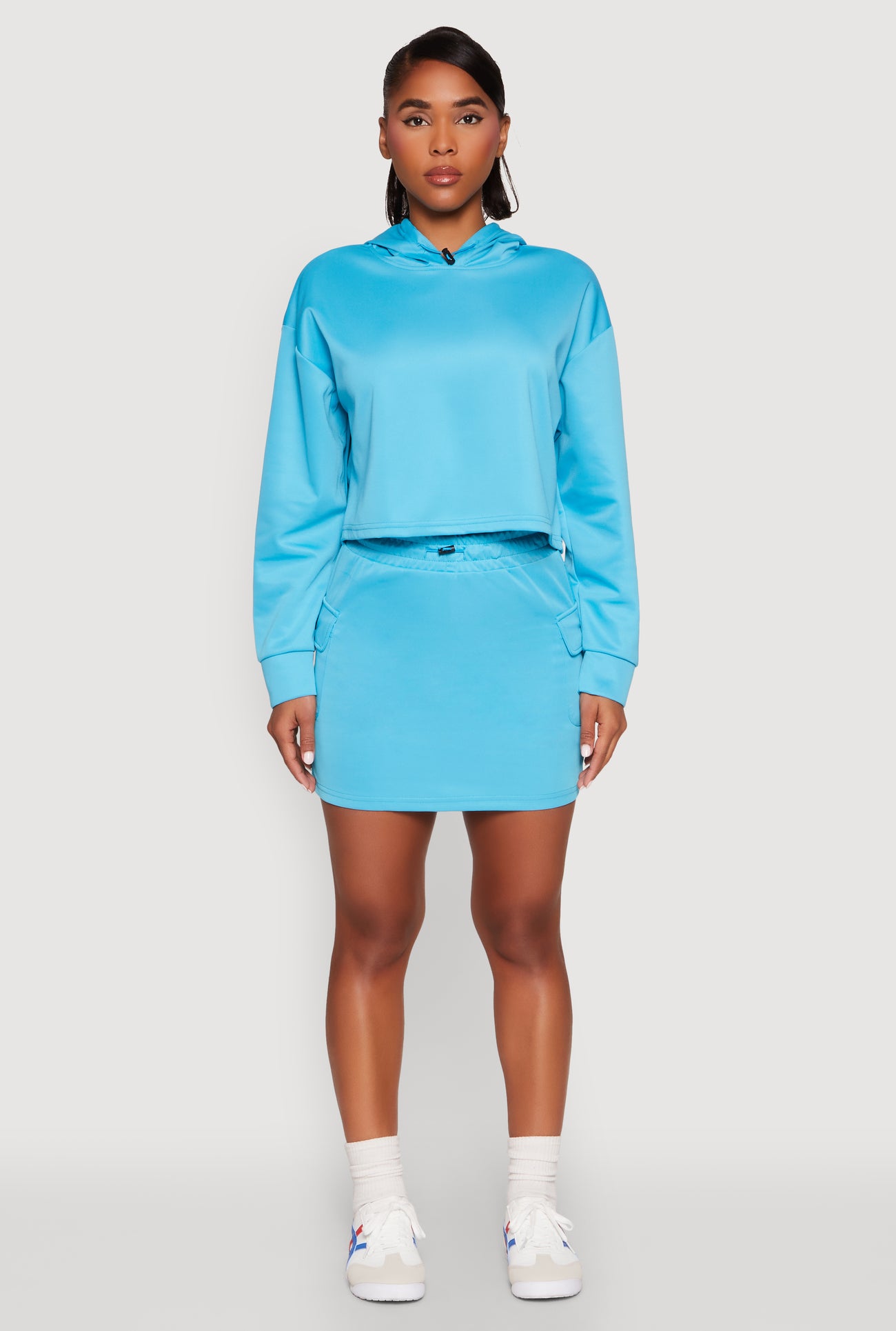 1044063403008340_002