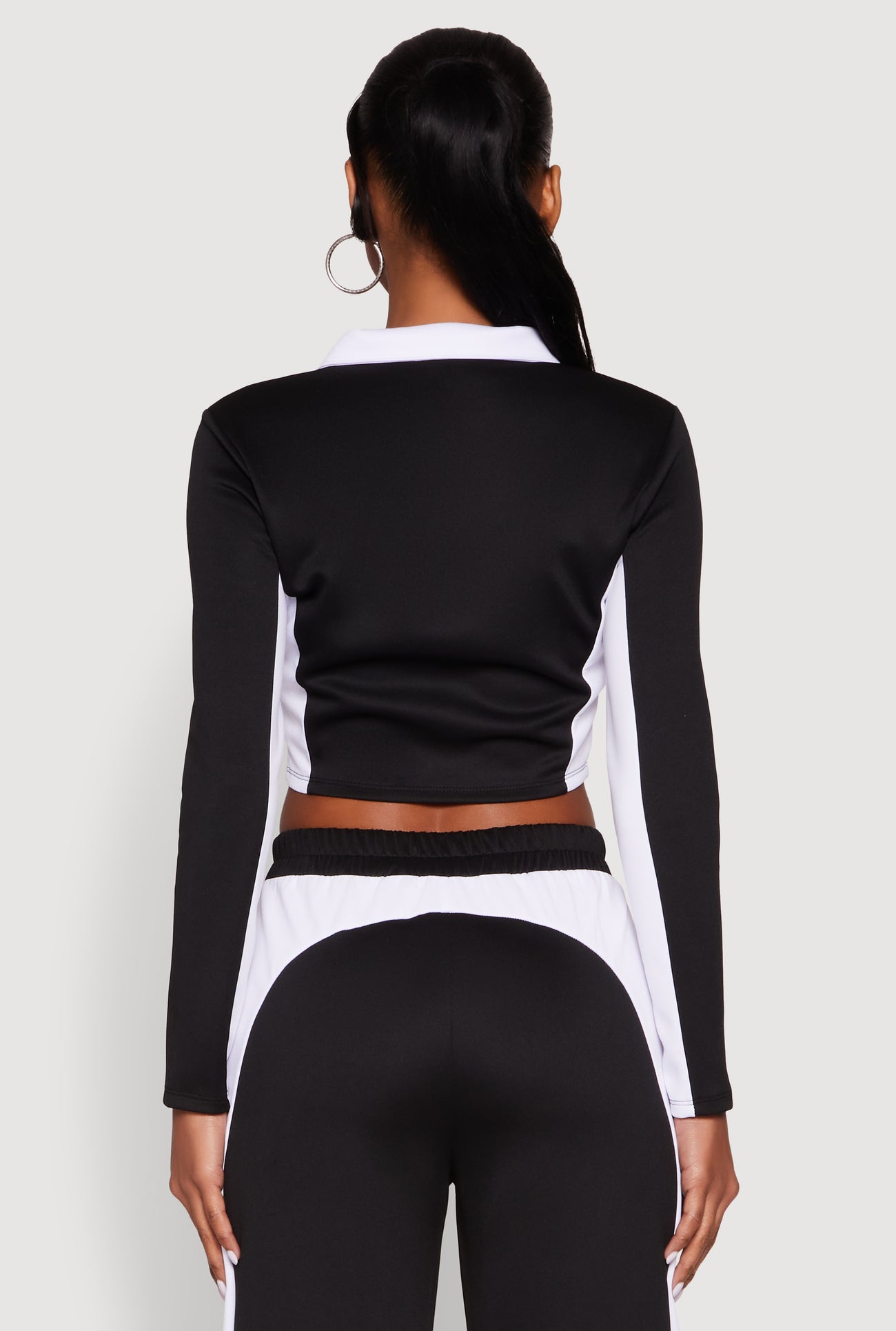 1056058754791001_006