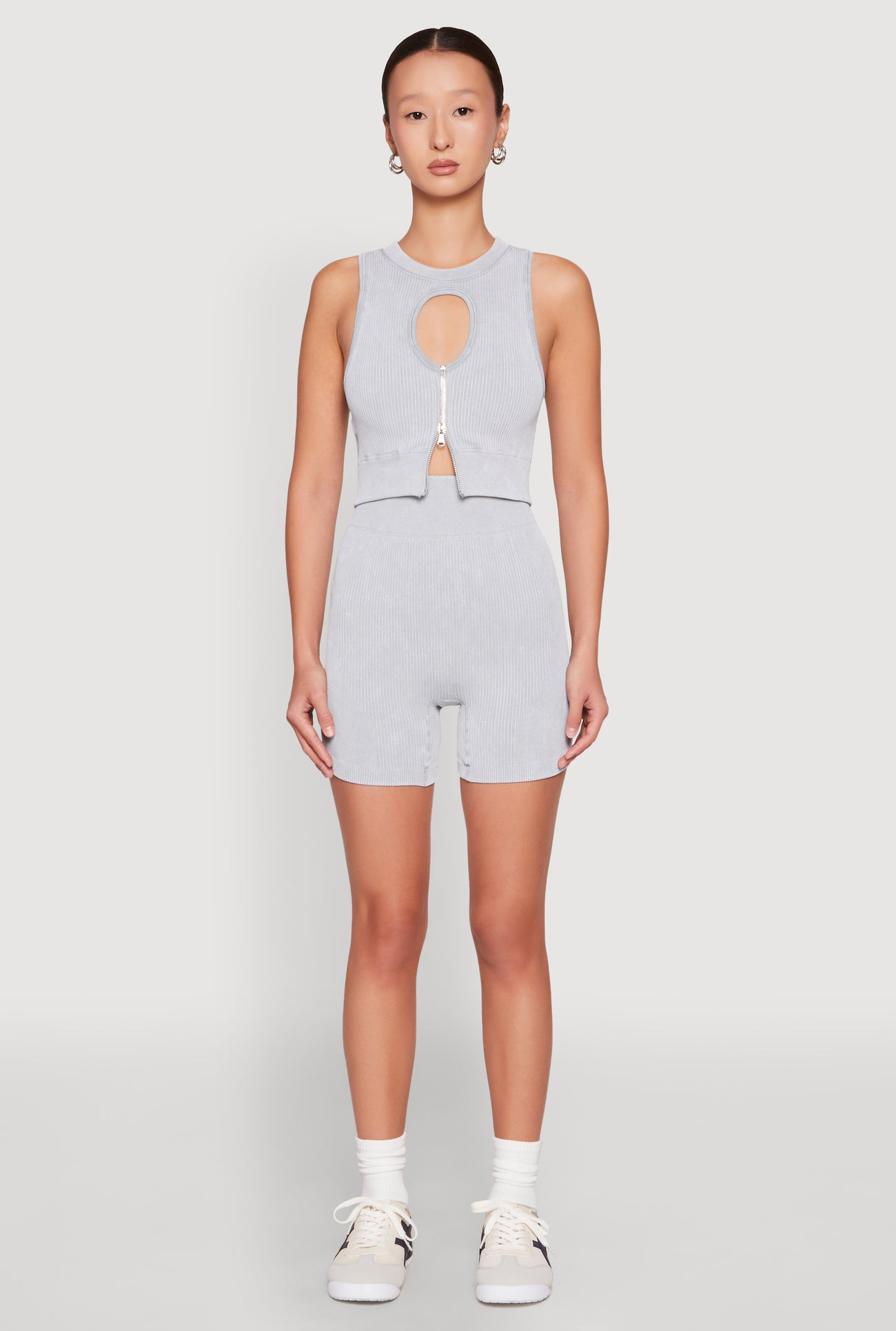 1057056724094005_003