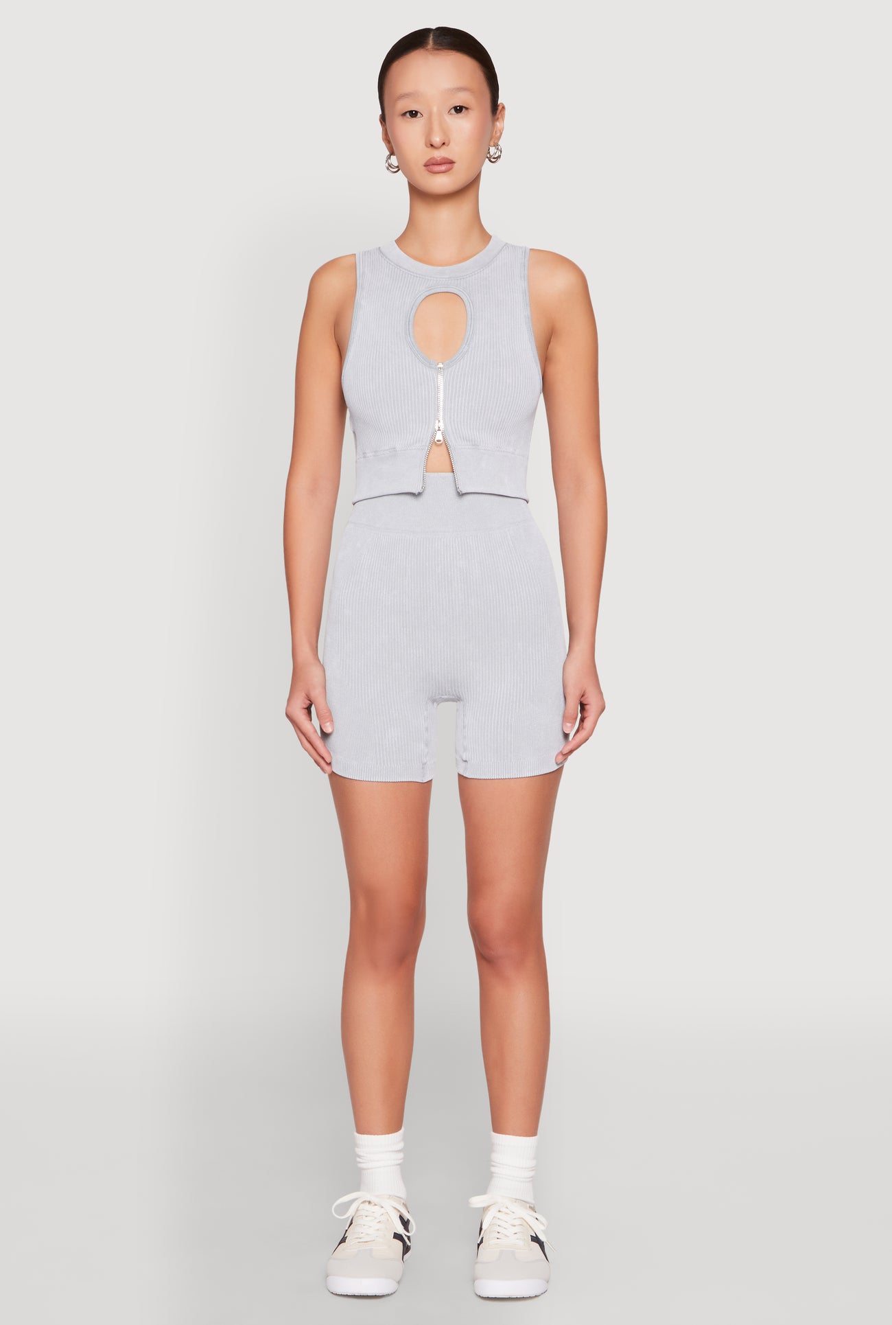 1057056724095005_002