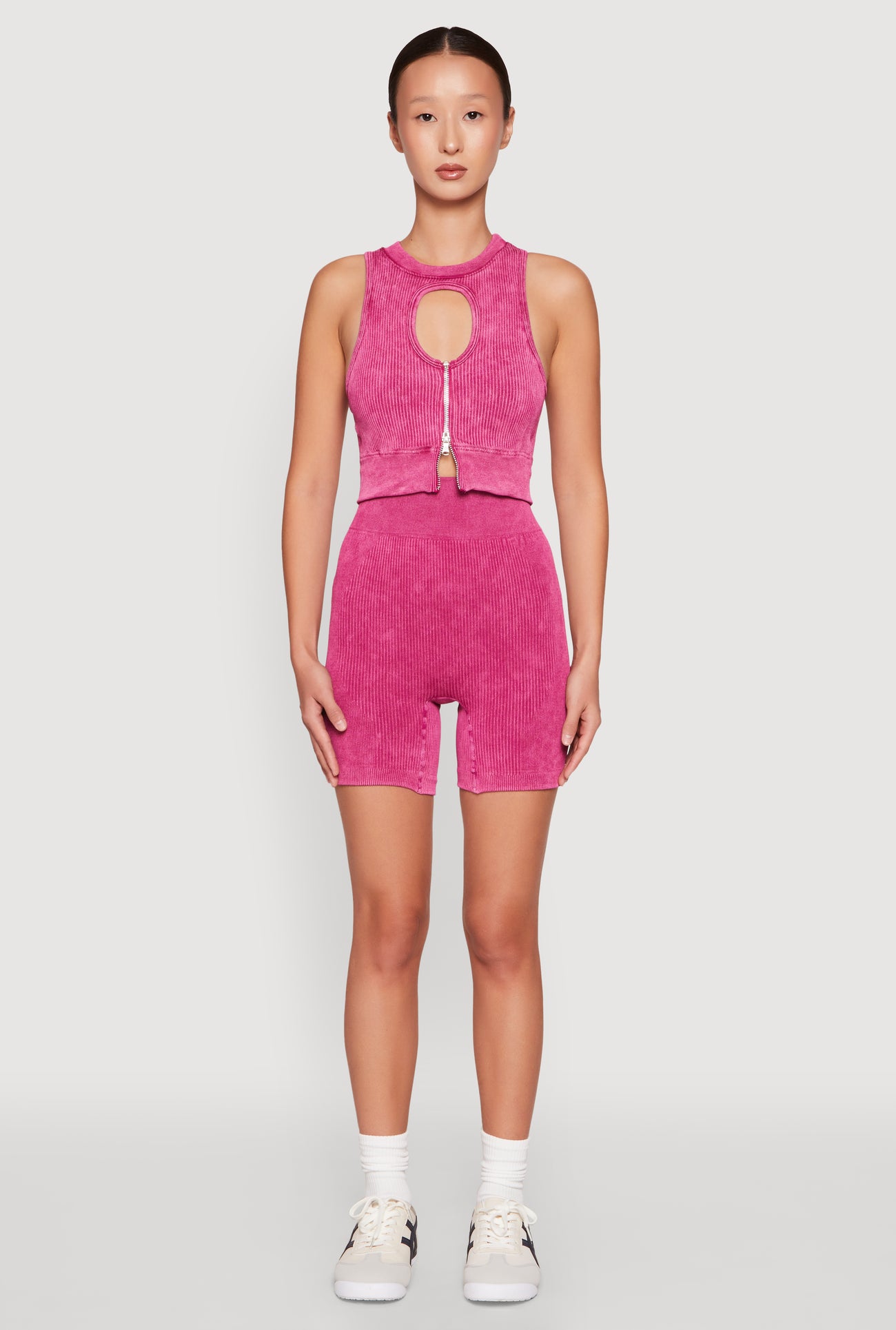 1057056724095068_001