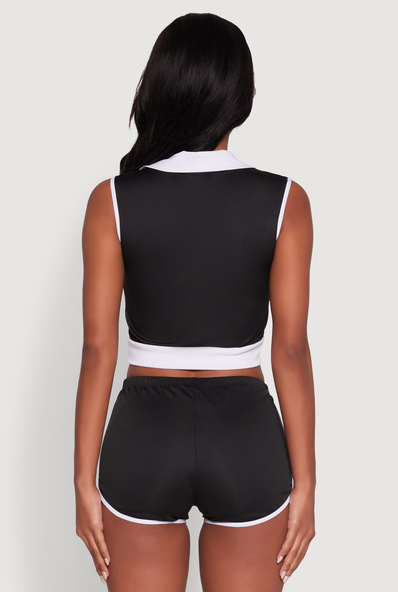 1057056724304001_006