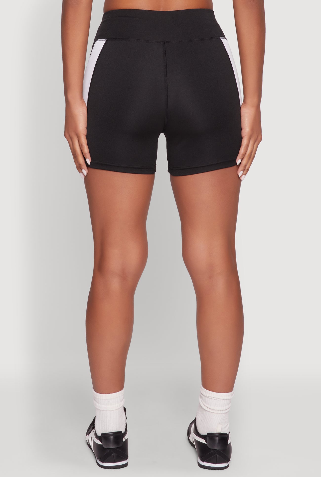 1057056724326001_005