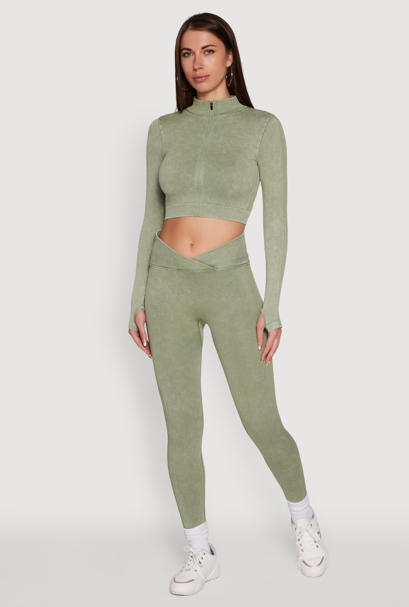 1058056722403030_003