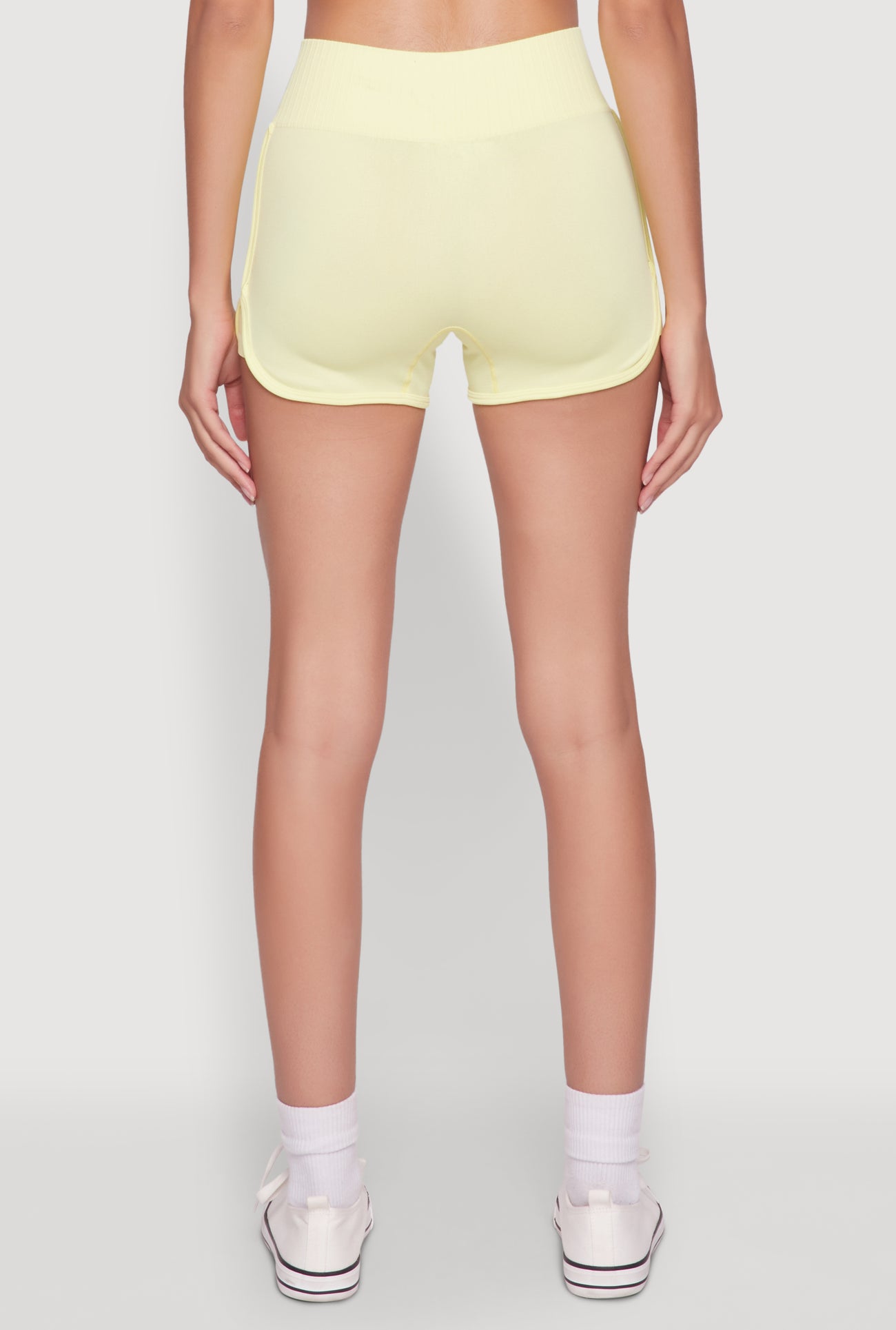 1060062703773035_006