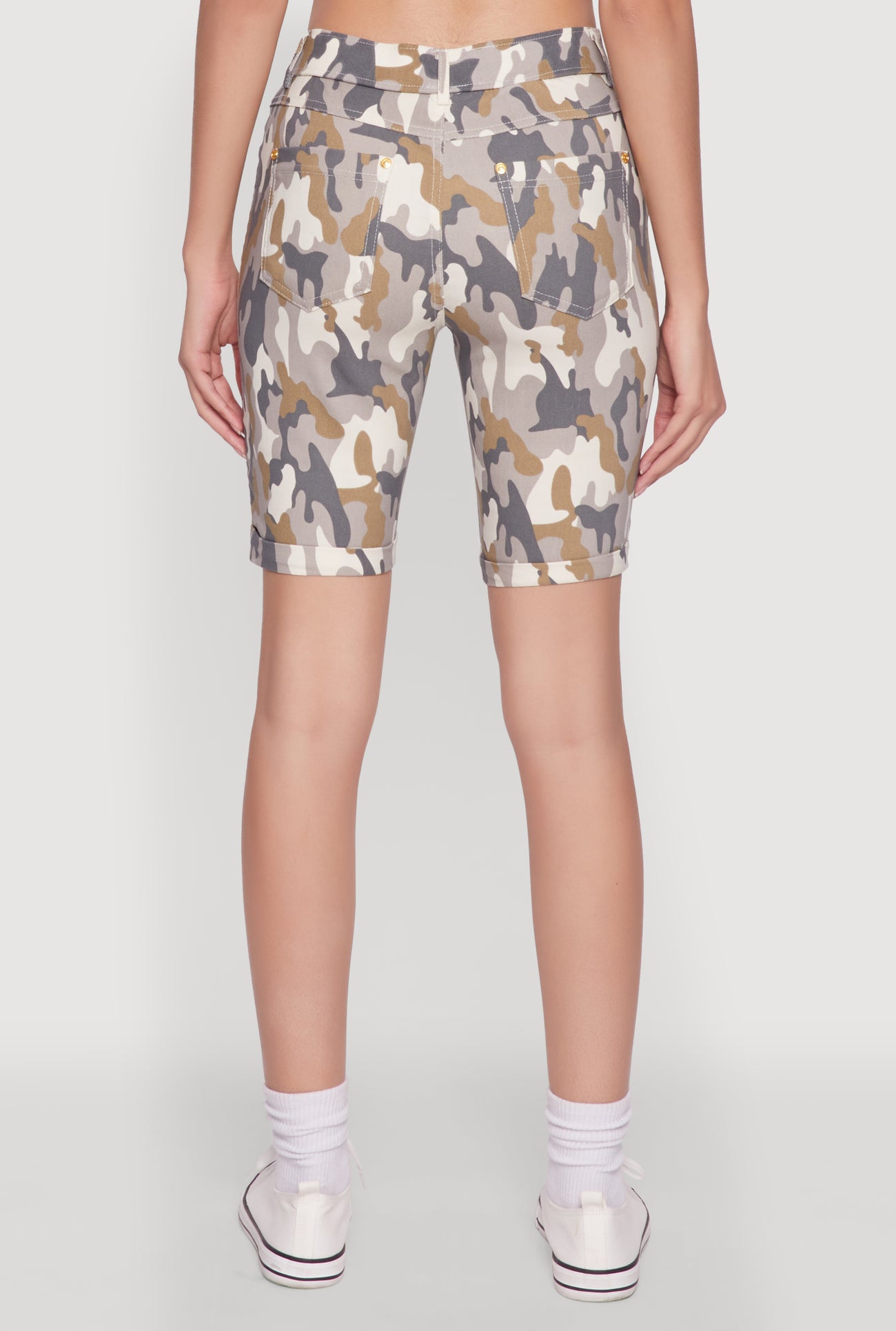 1060063401419032_006