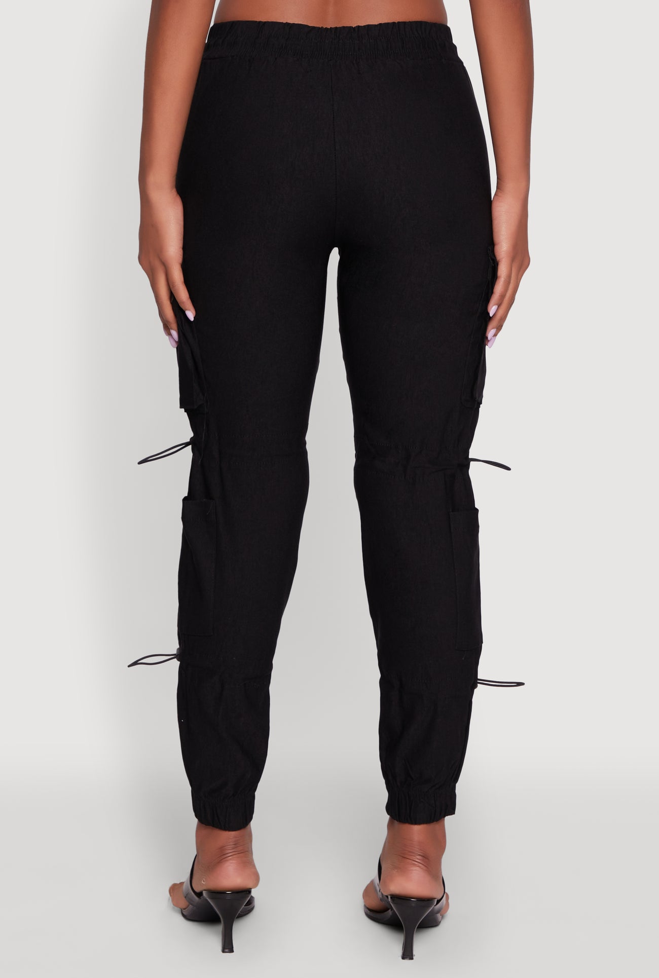 1061063403499001_006