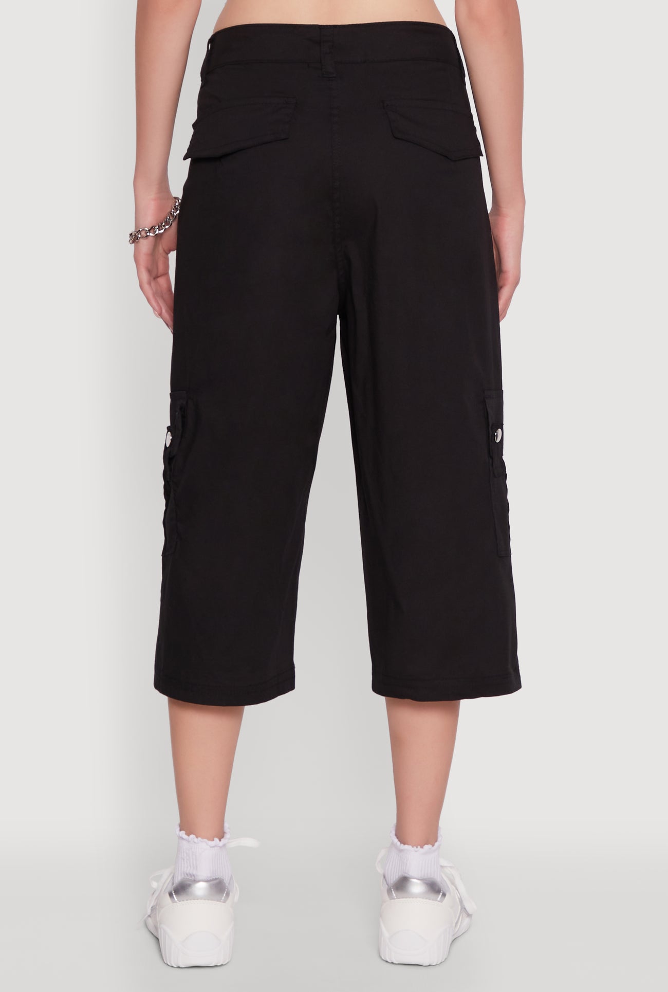 1066038346273001_006