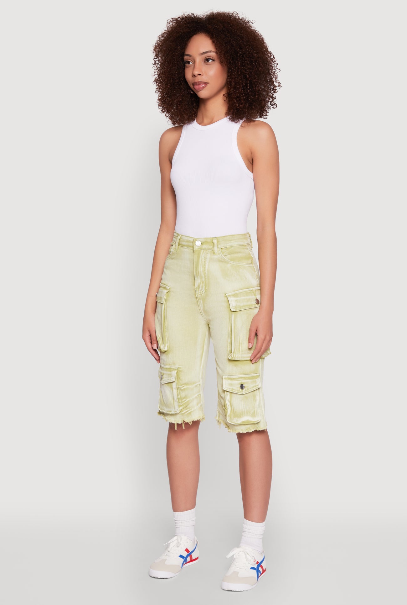 1072064721332033_003