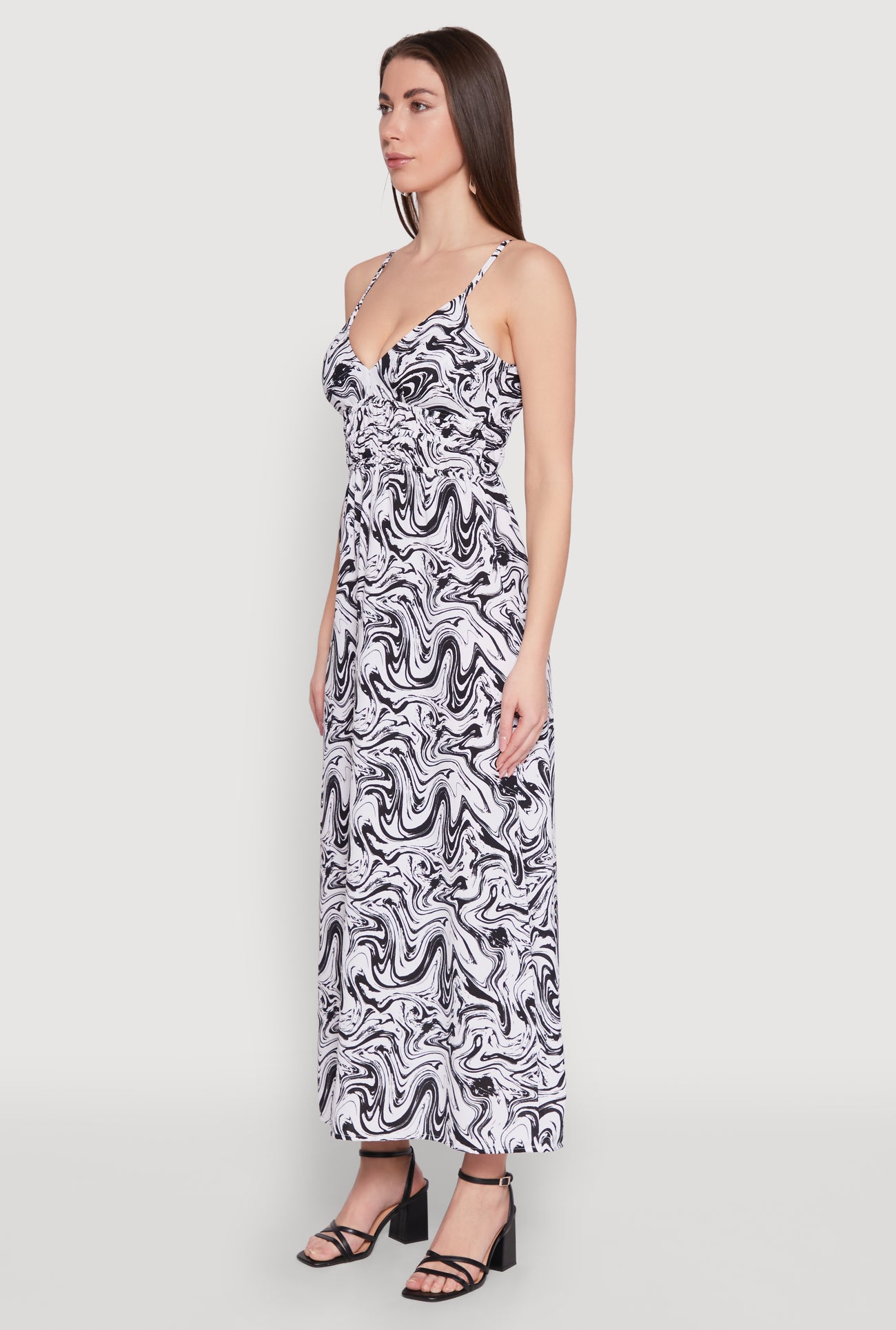 1090073374573015_003