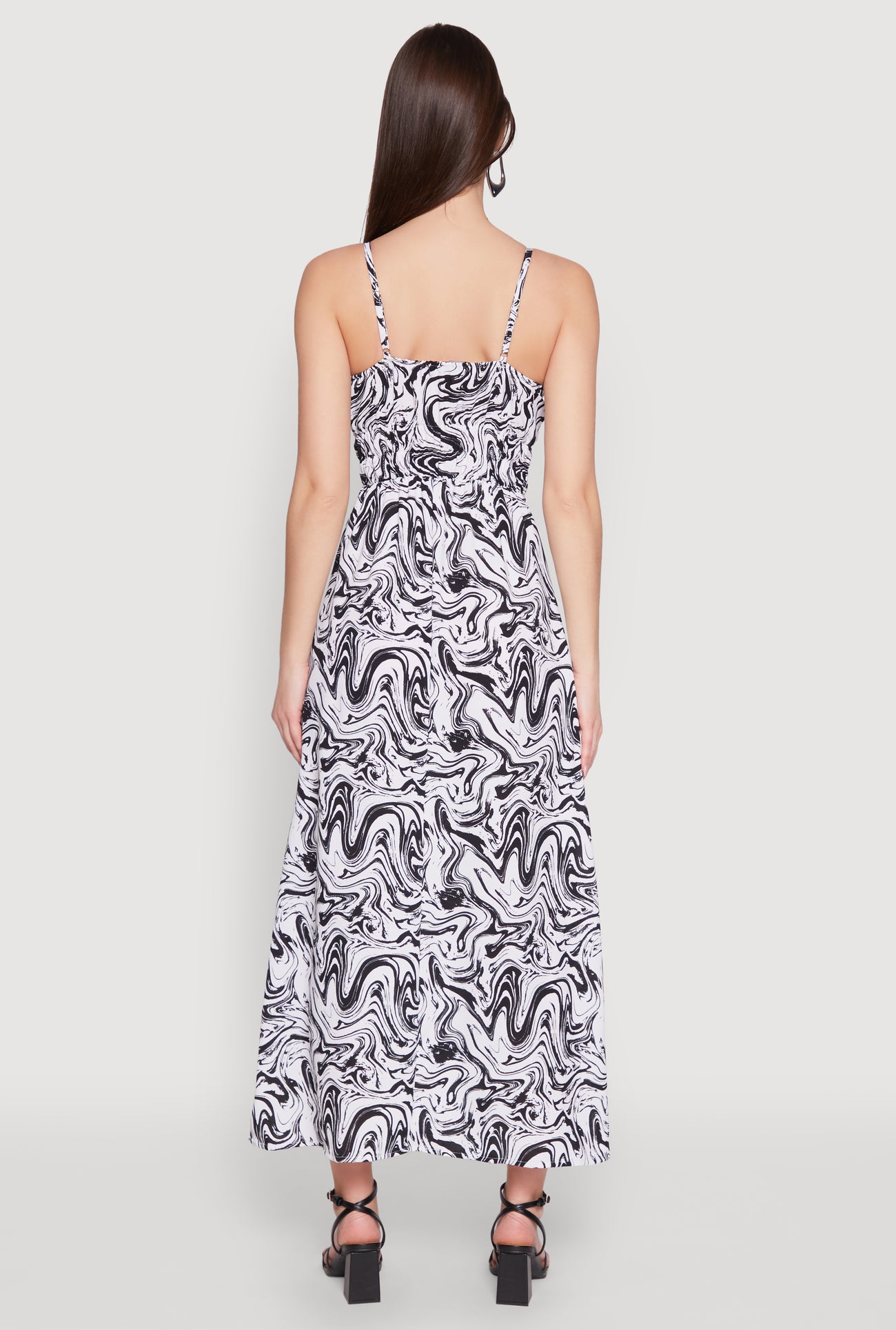 1090073374573015_005