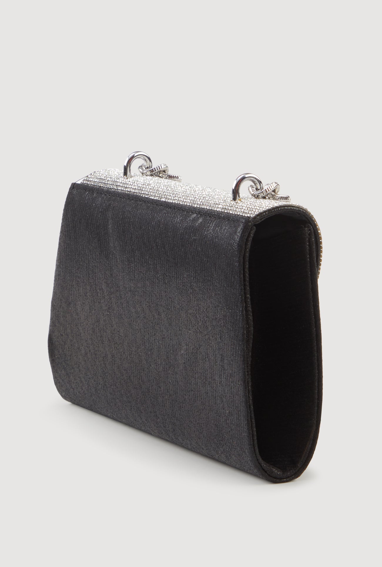 1124067445339001_005