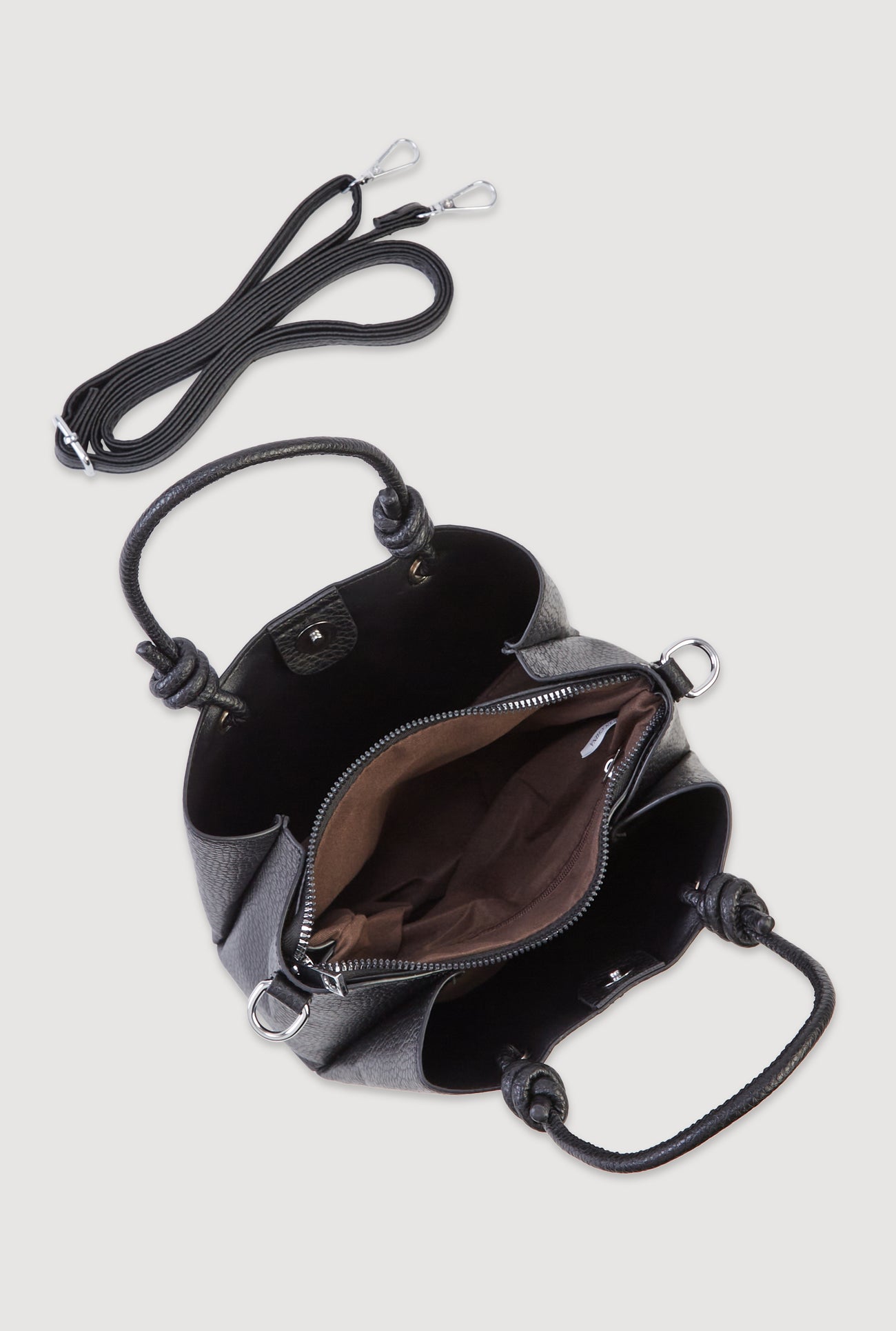 1124073891845001_006