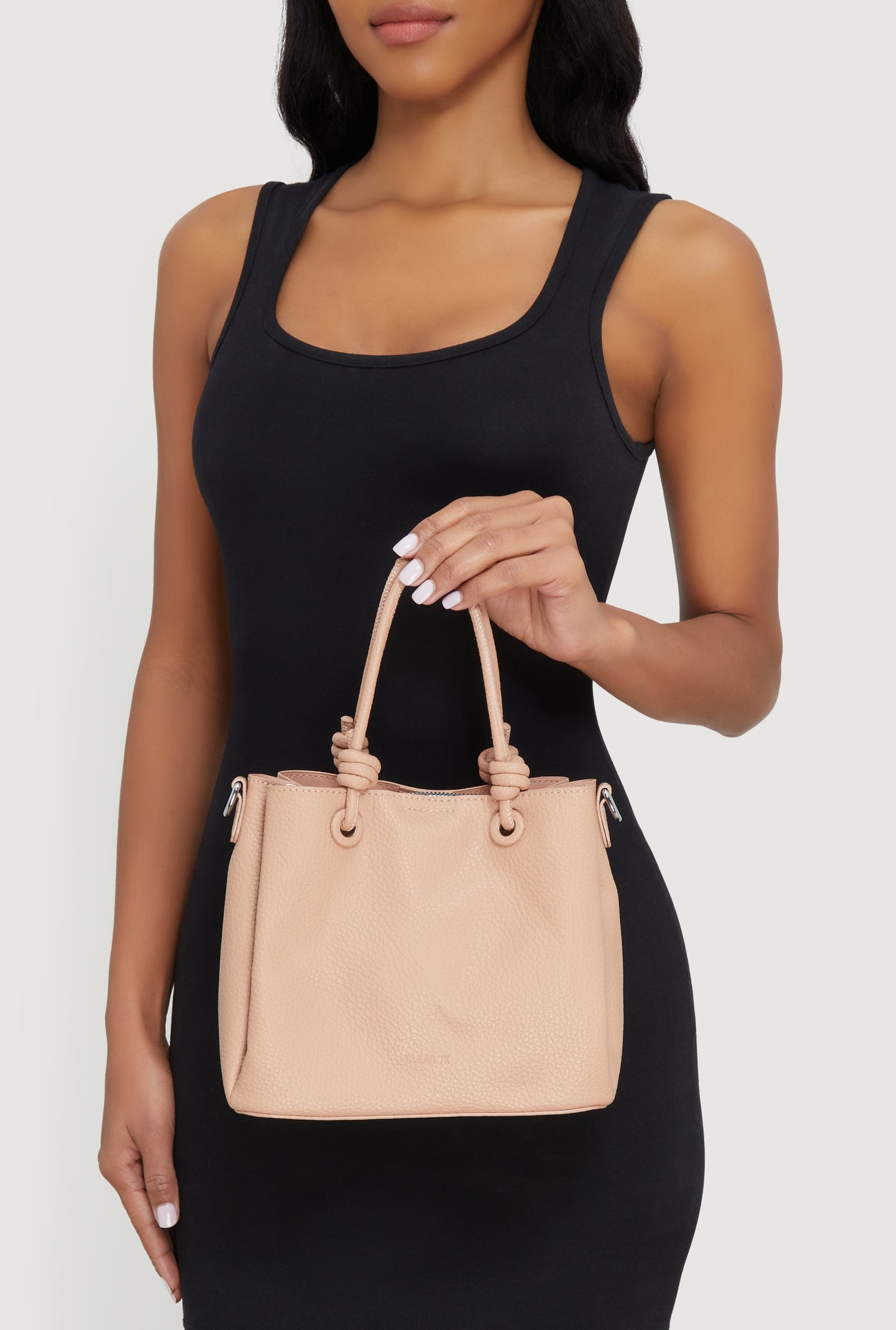 1124073891845024_002