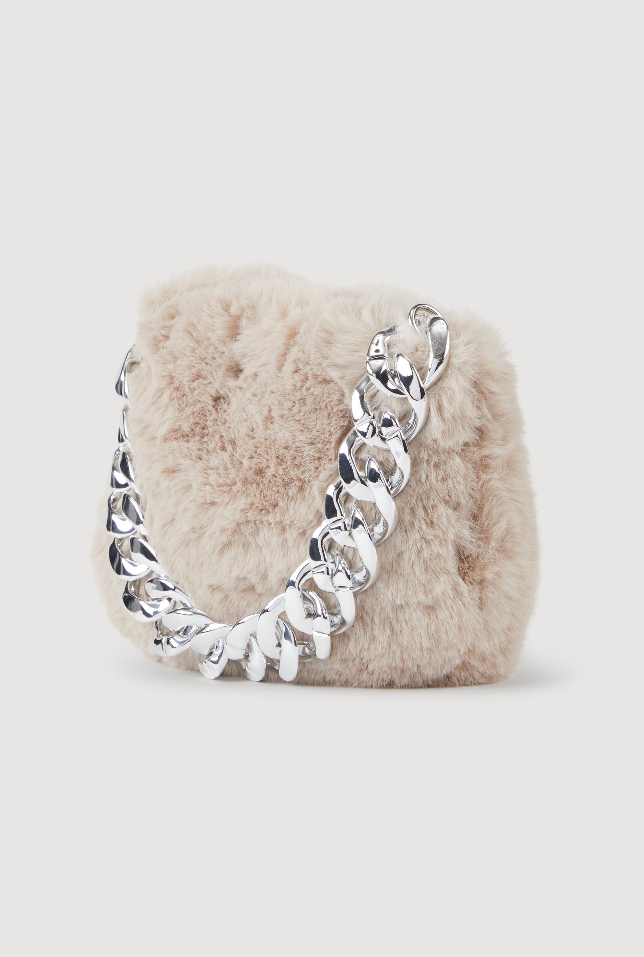 1126067442560016_005