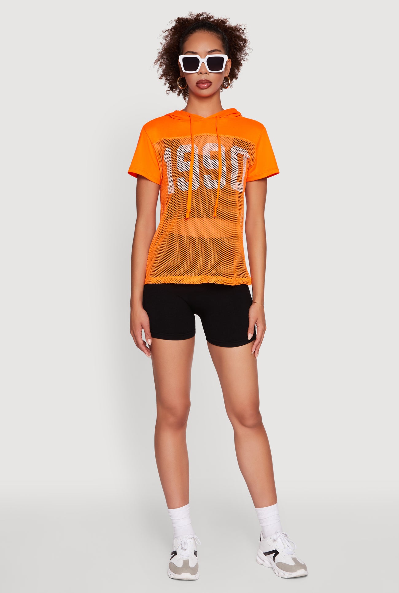 1302038345306080_001