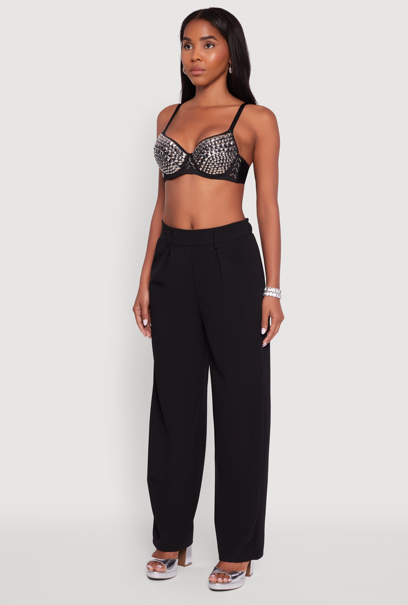 1401058753419001_005