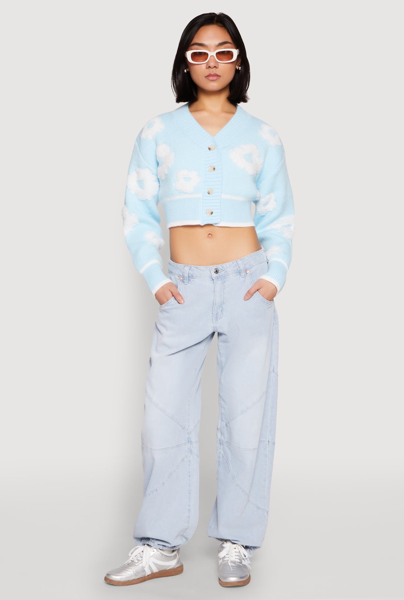 1403064721220040_003