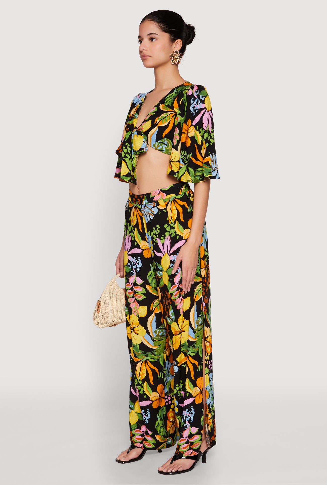 1413054219320001_005