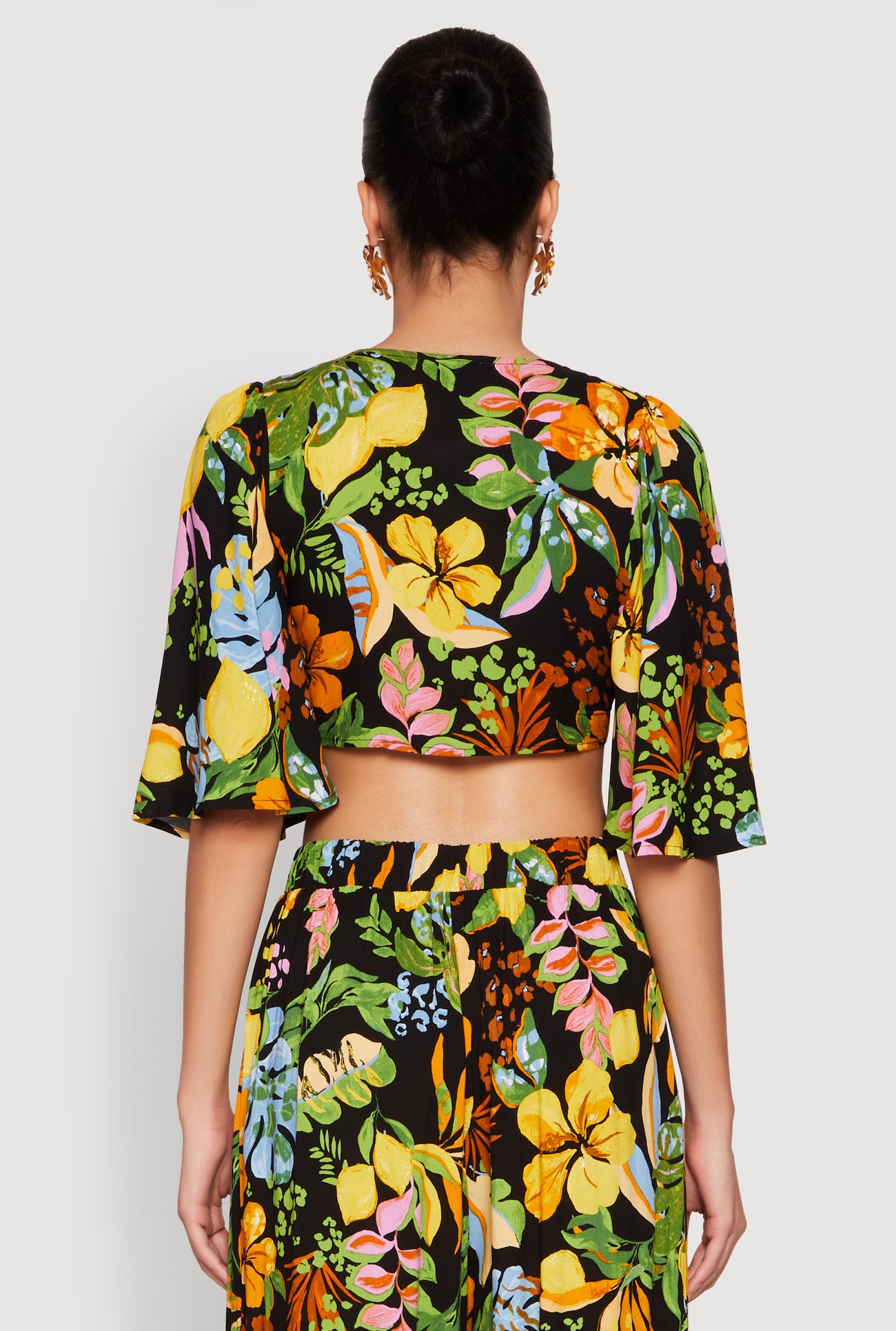 1413054219320001_006