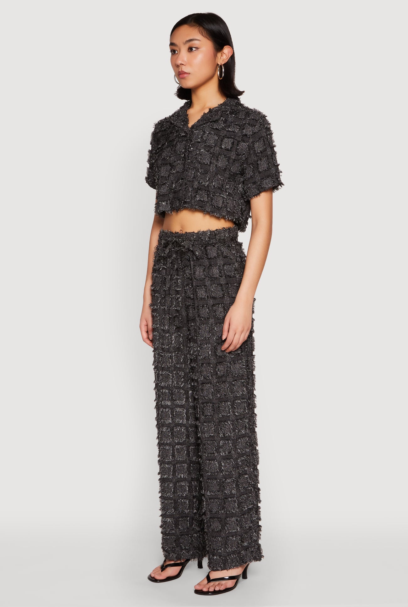 1413056572932001_005