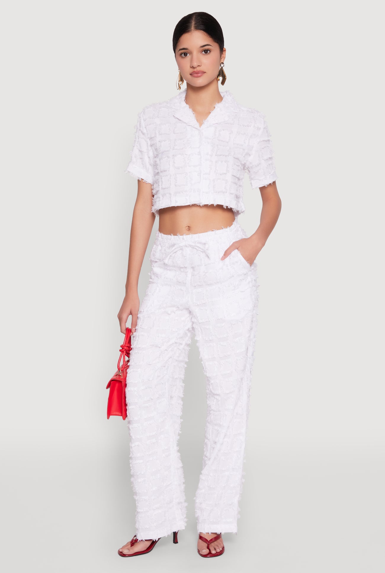 1413056572933010_002