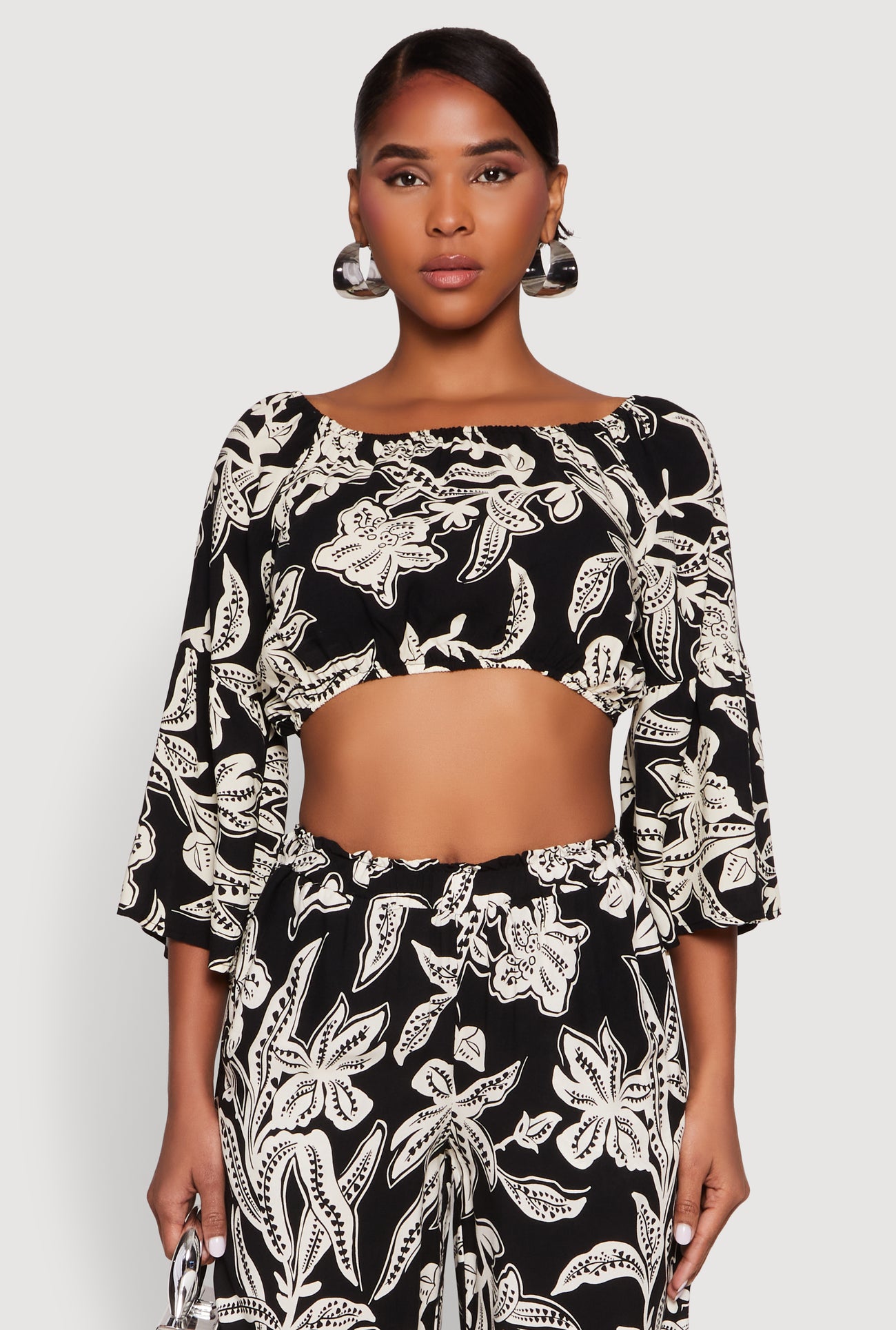 1413056573900015_001