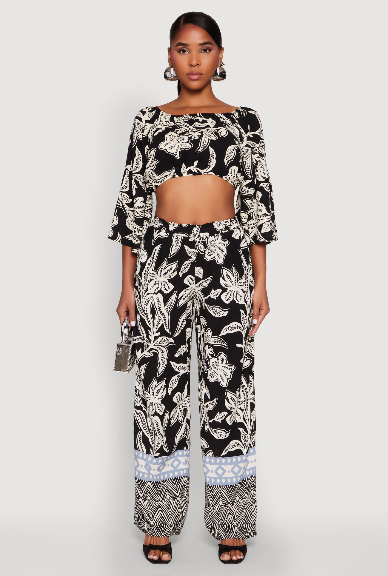 1413056573900015_003