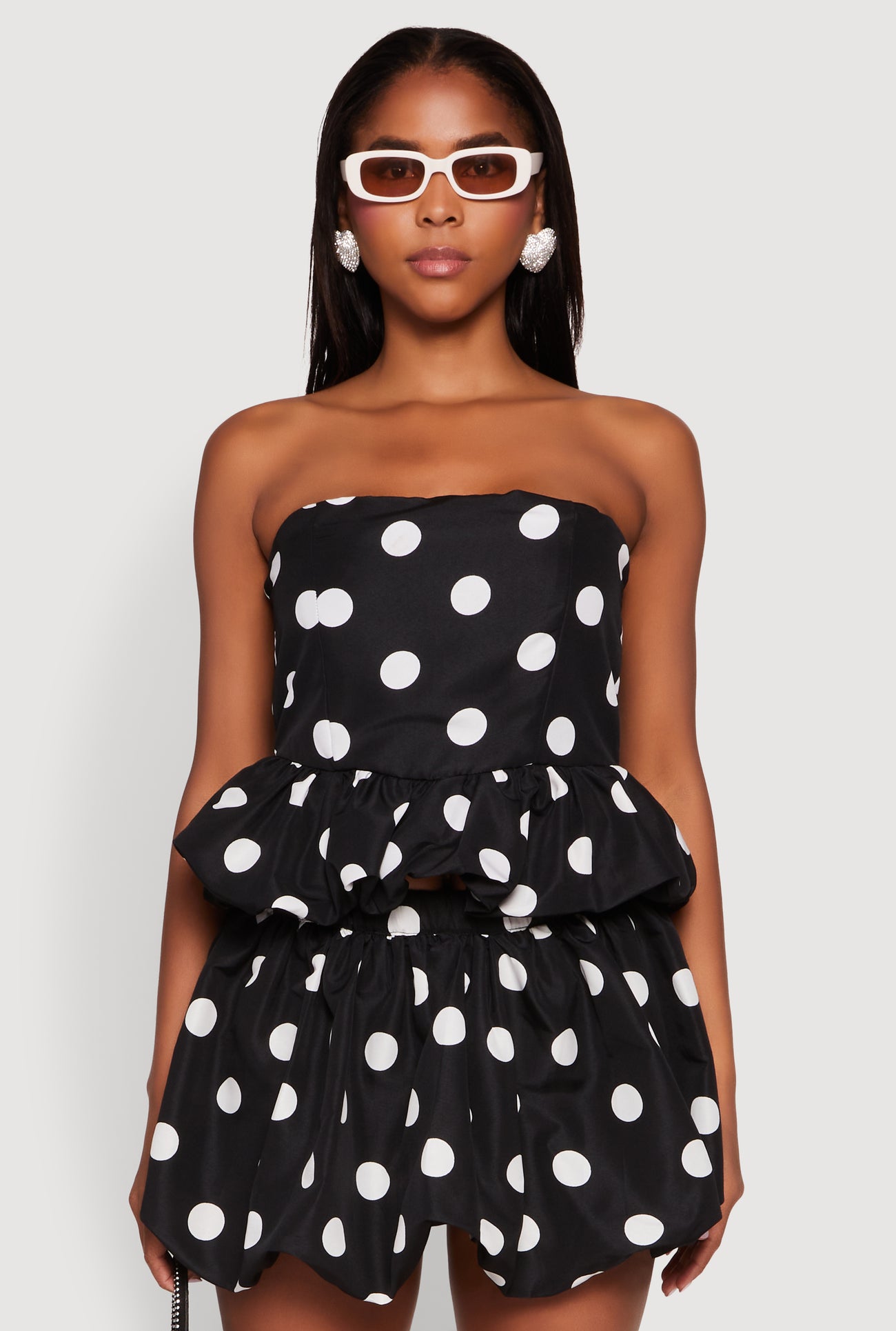 1413056579111001_001