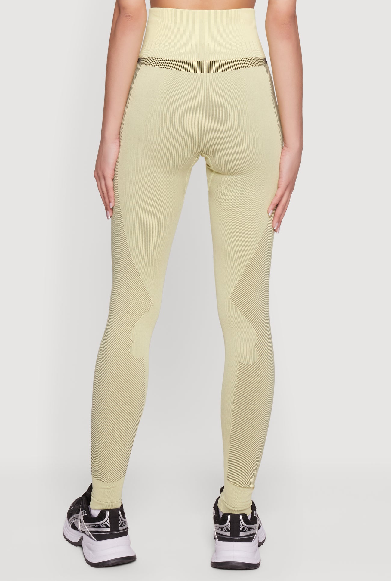 1413062700930030_005