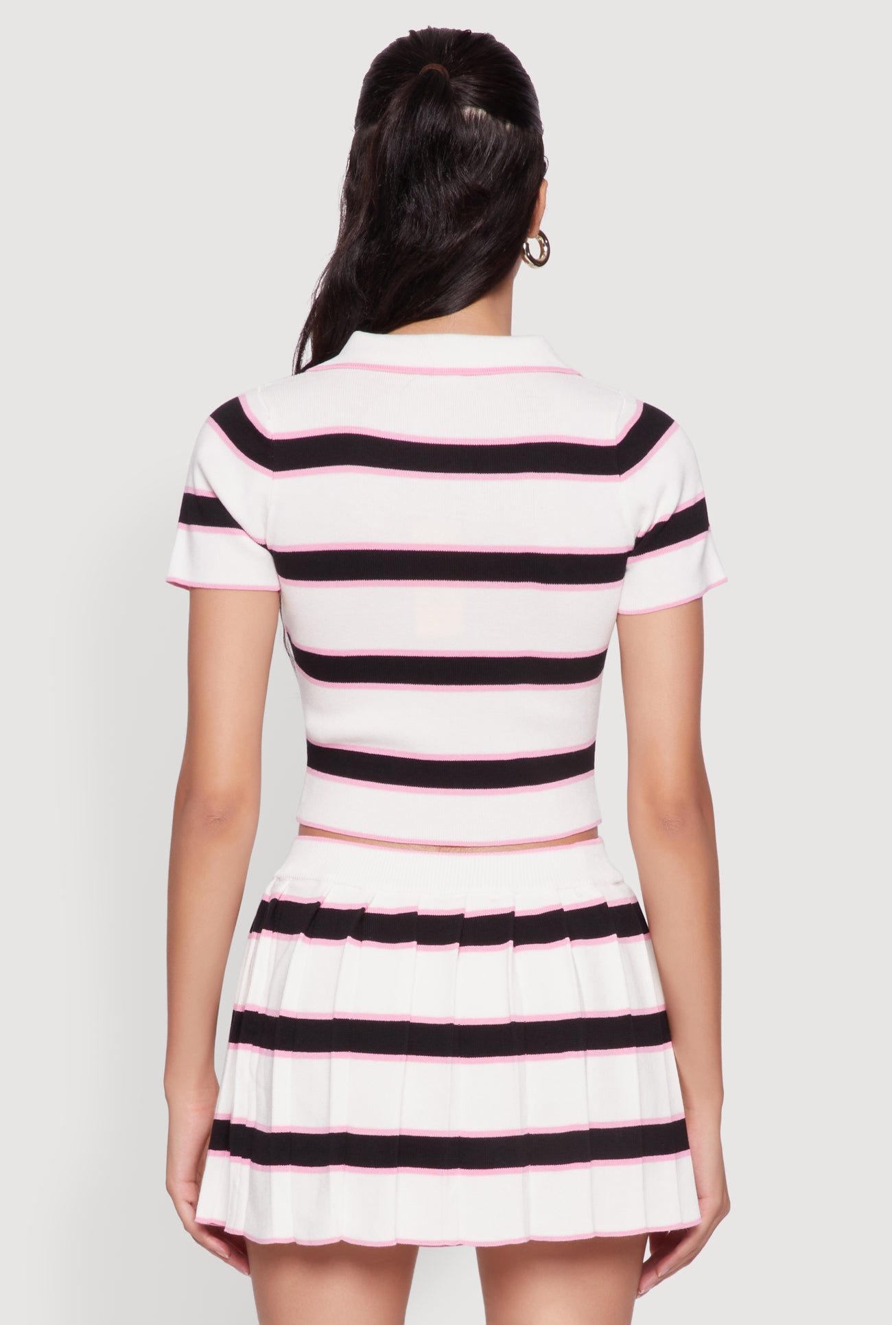 1413064720763015_006