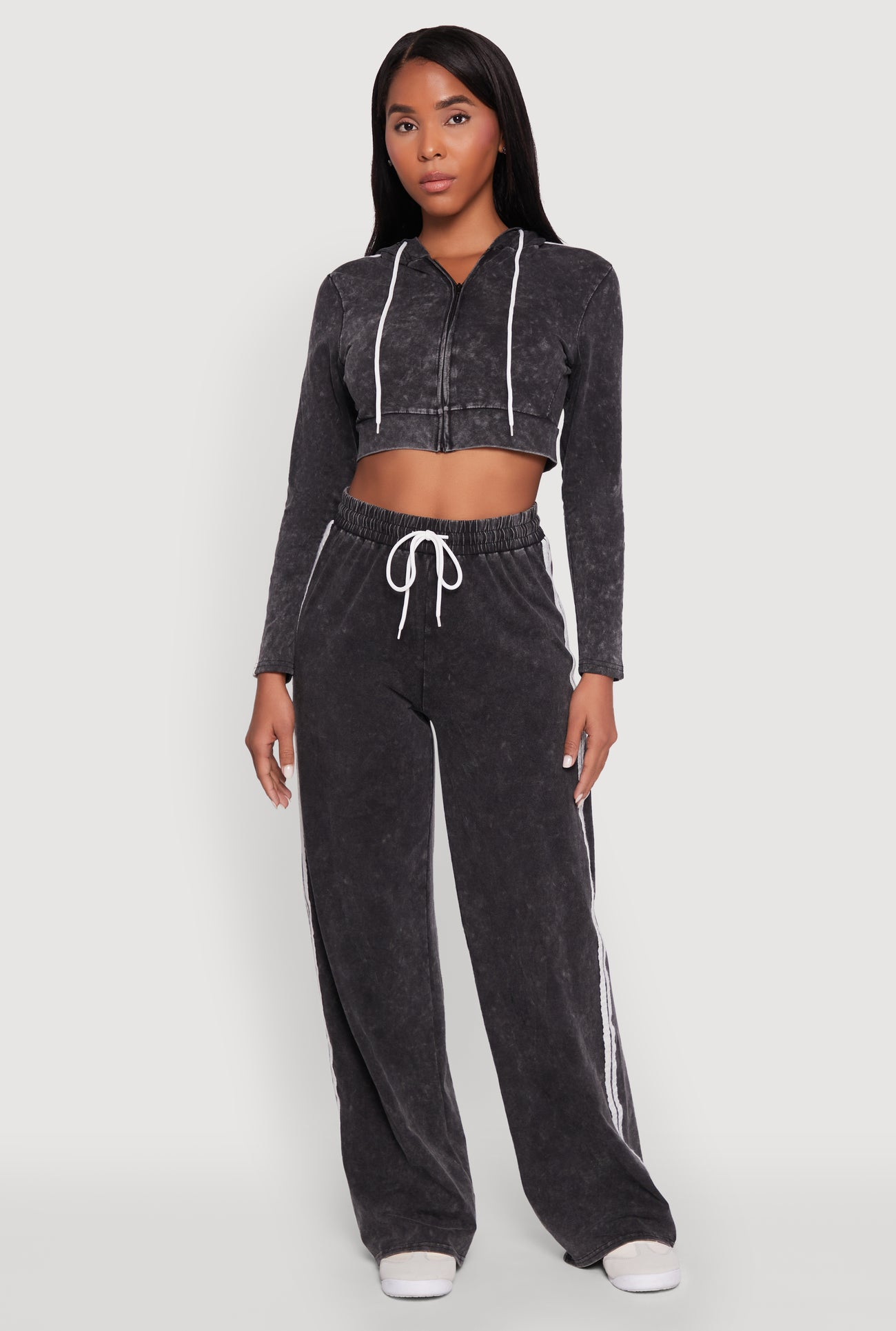 1413064724094001_002