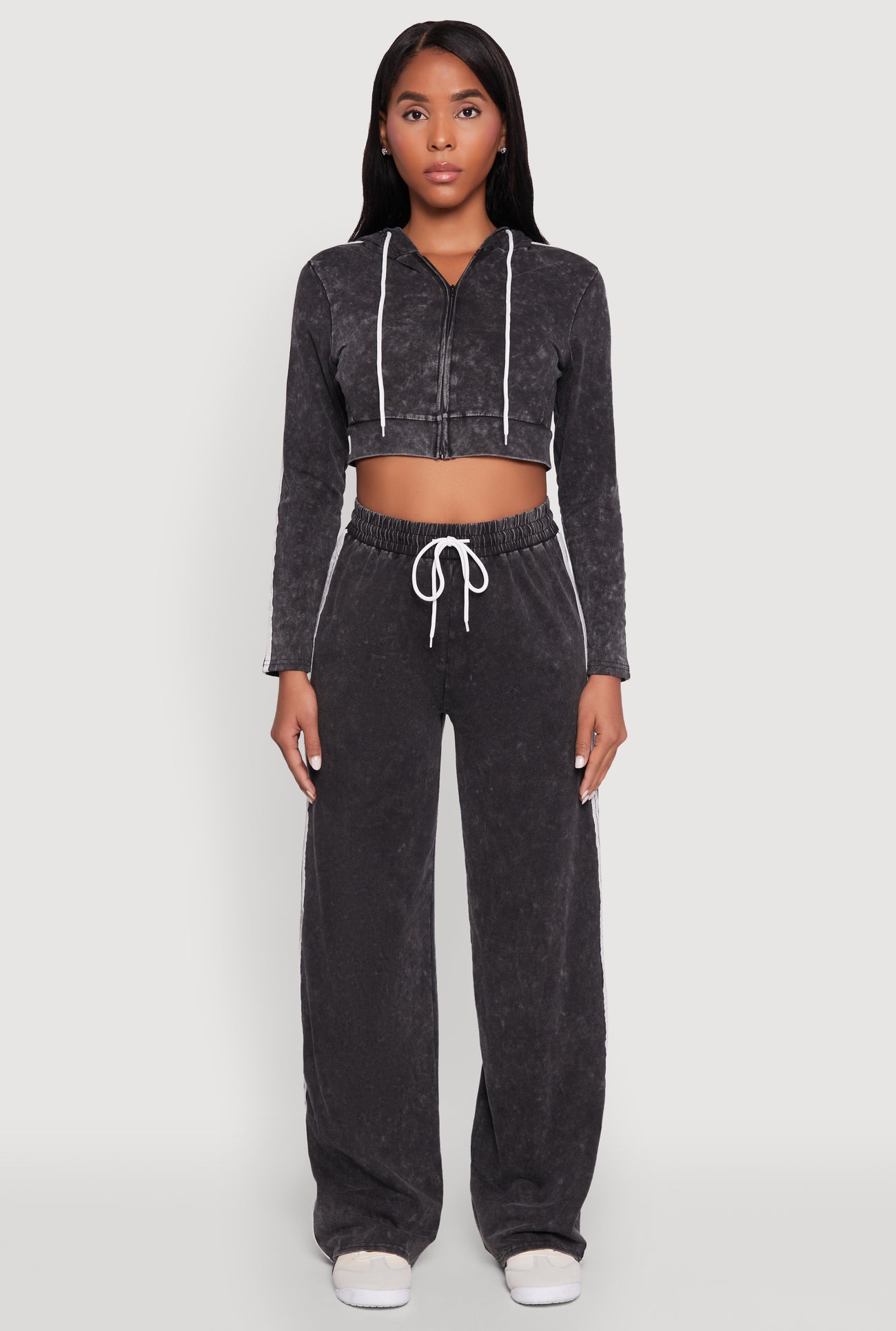 1413064724094001_003