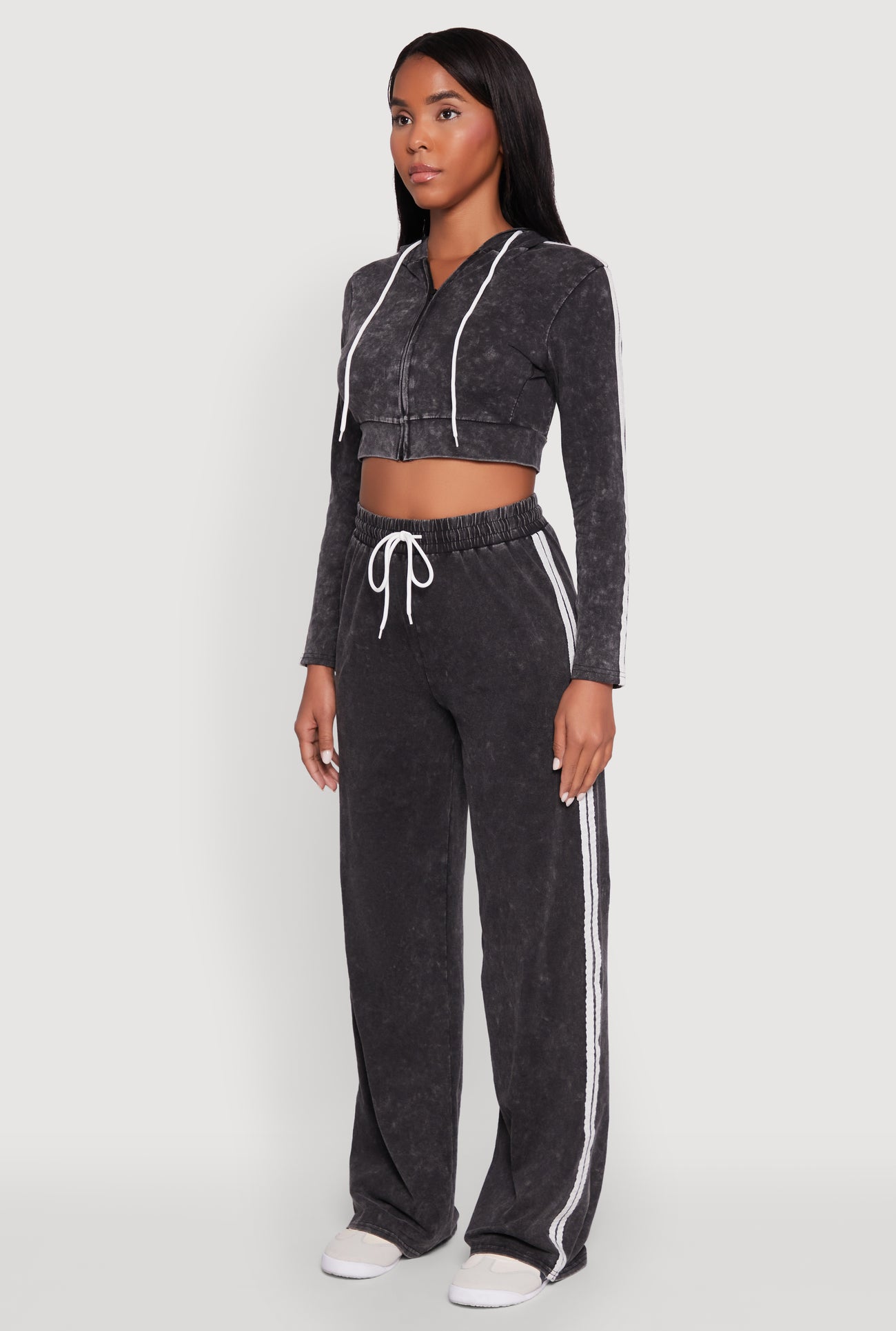 1413064724094001_005