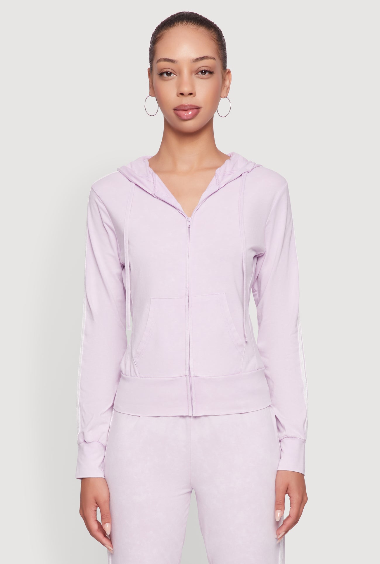 1413064729463051_001