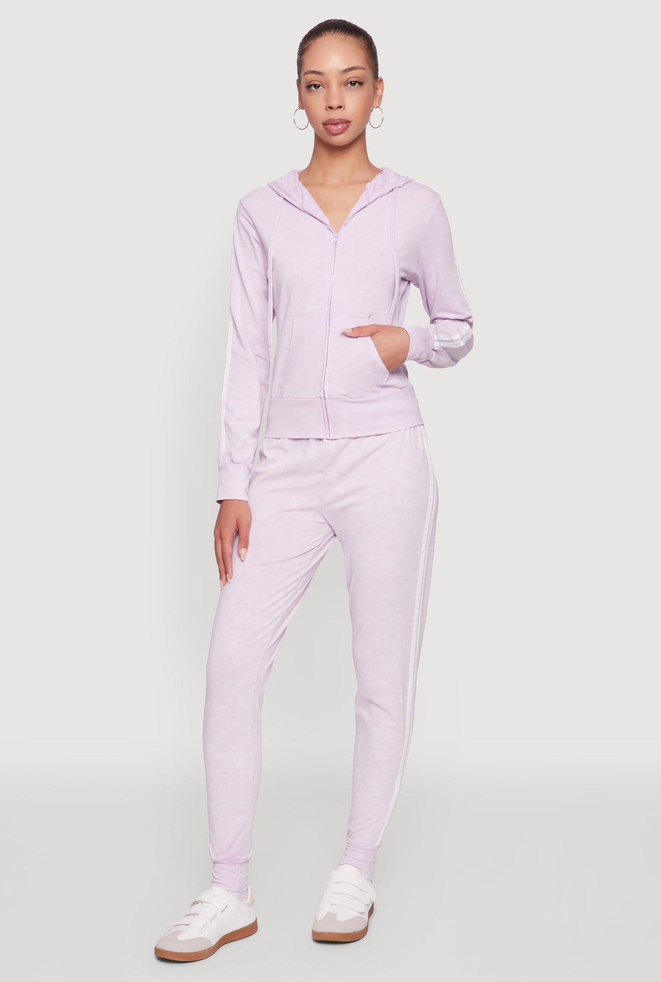 1413064729464051_001