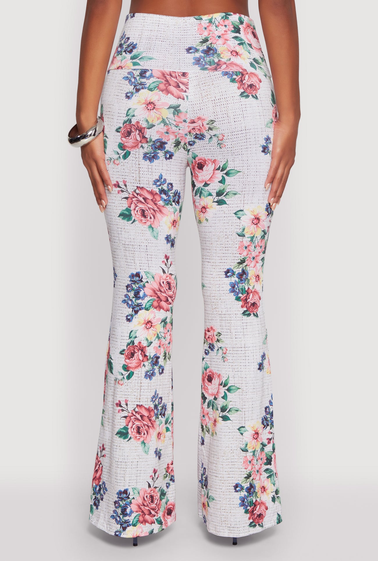 1413075394011010_005