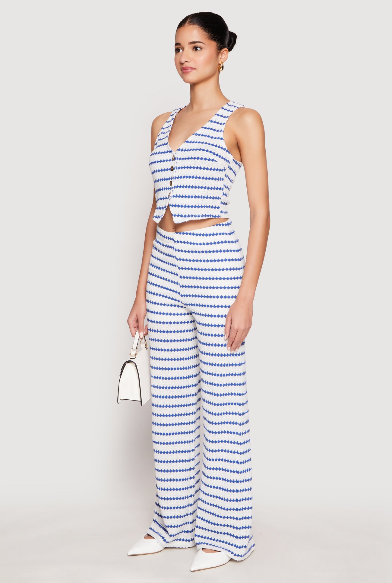 1413077137869105_003