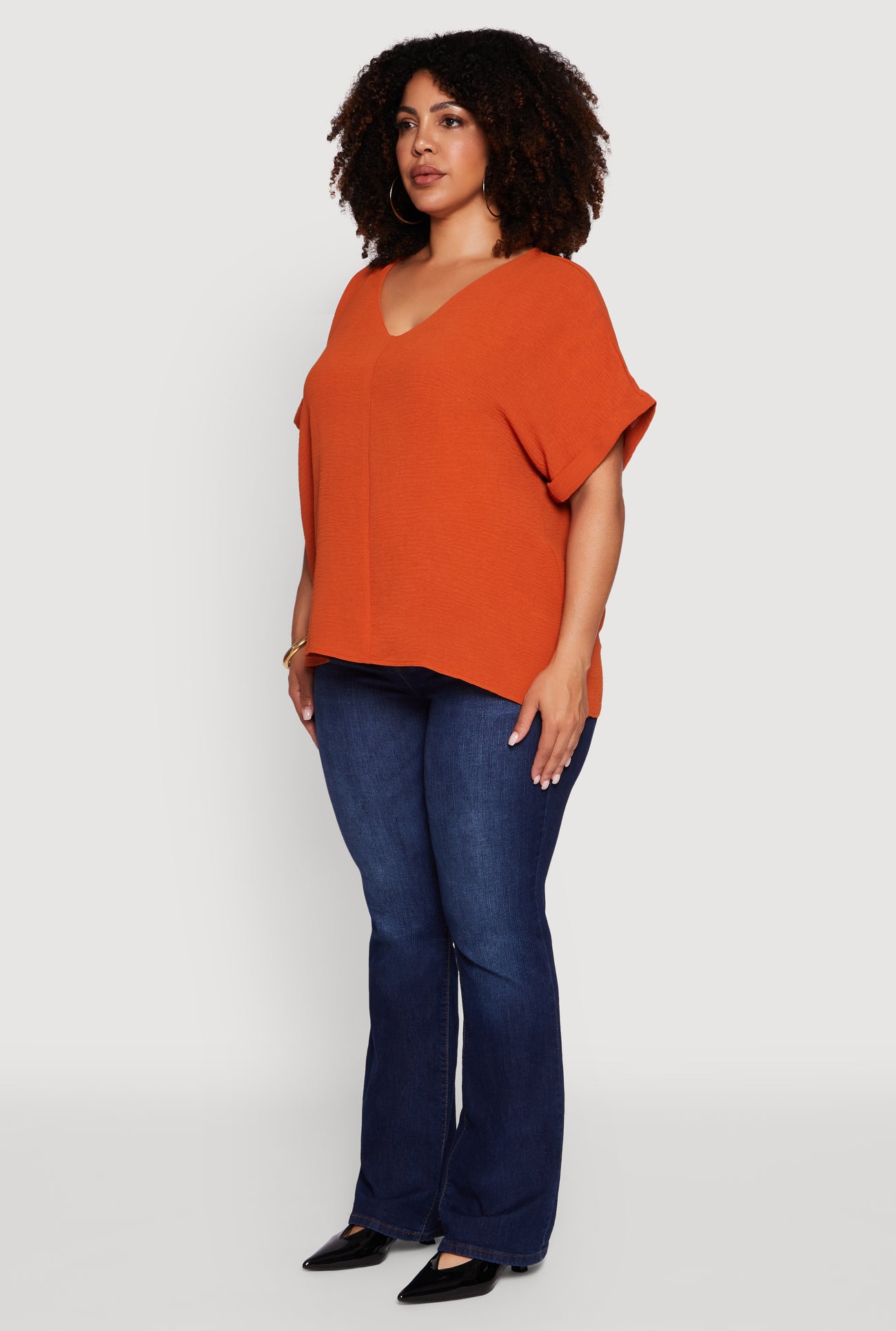 1801054219480081_005