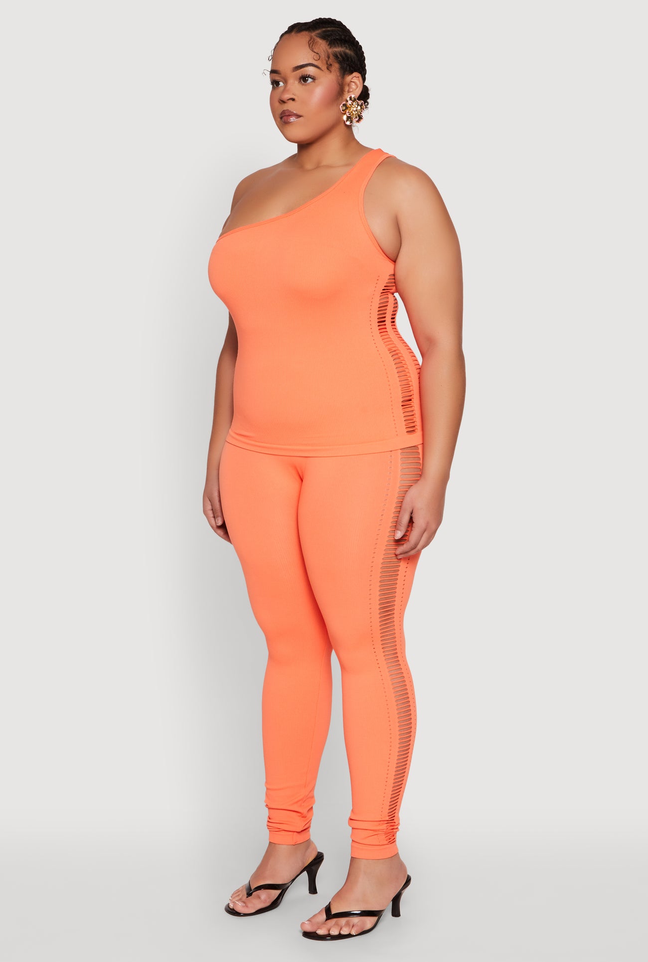 1850001442611080_005