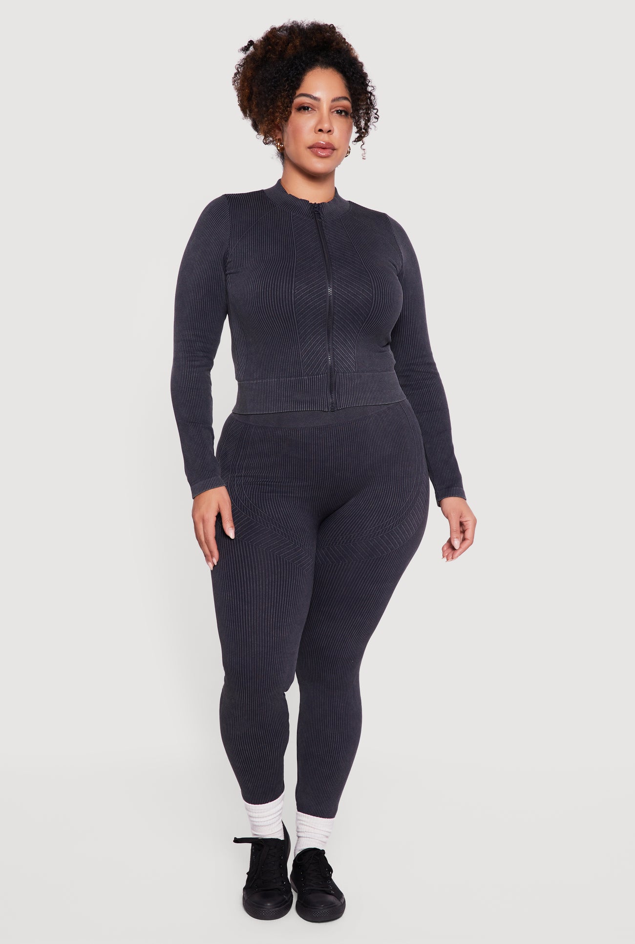 1850060580333001_002