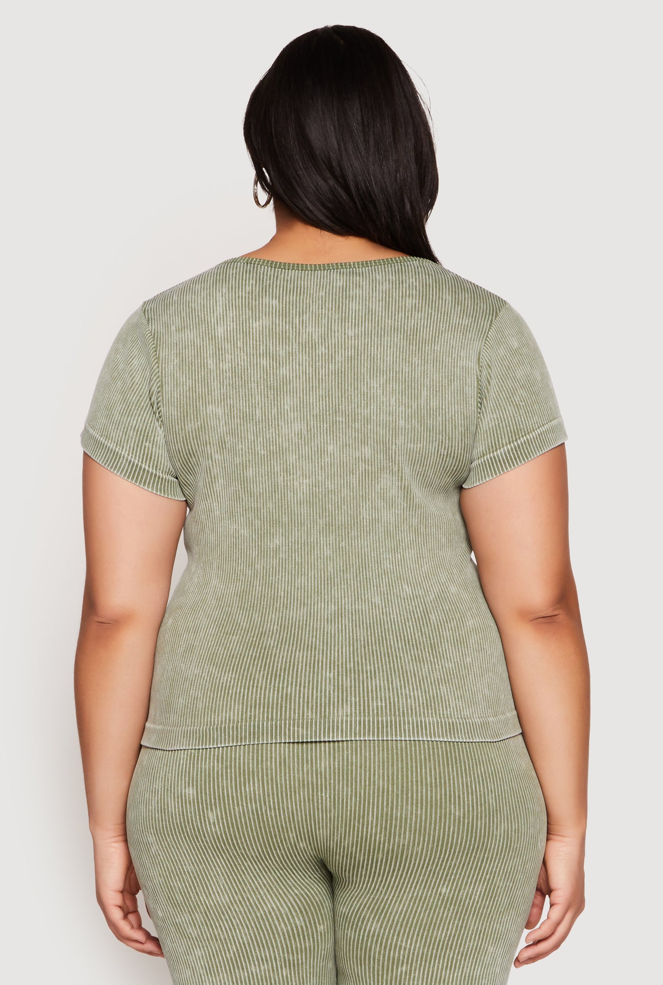 1850060589944032_006