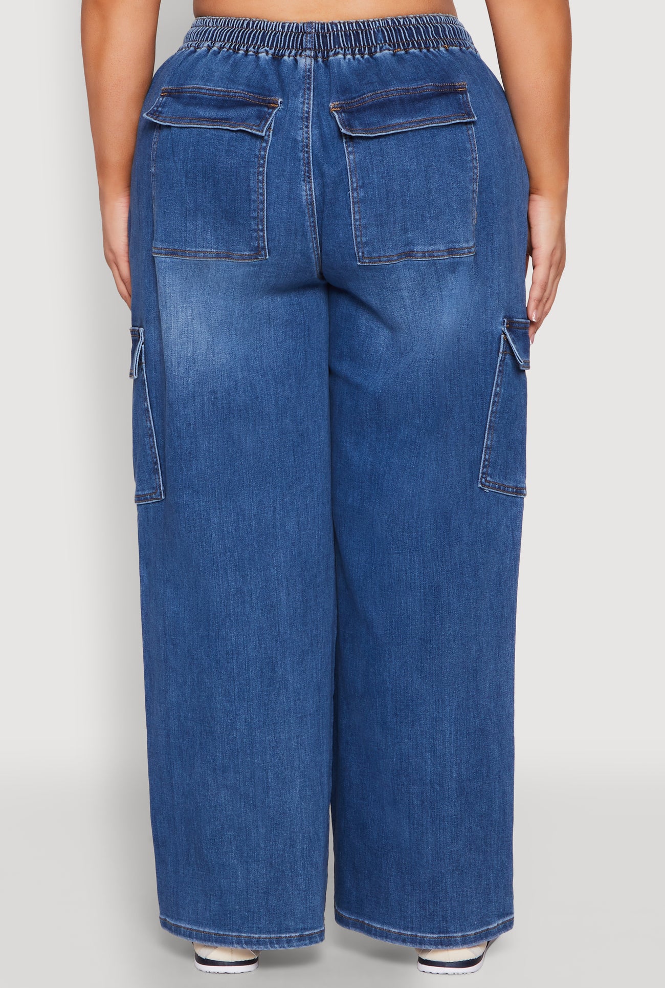 1870071610378402_006