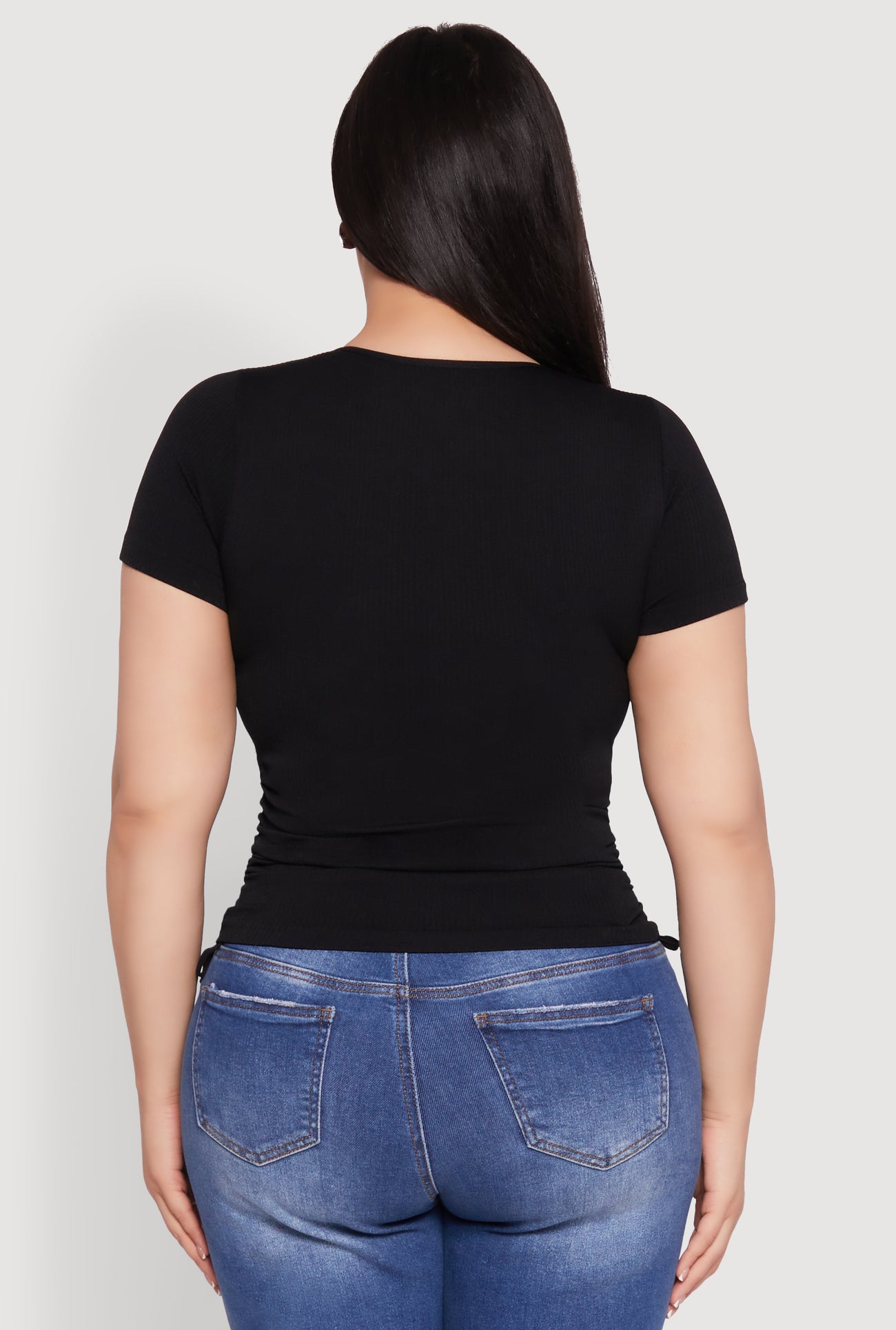 1915038344475001_006