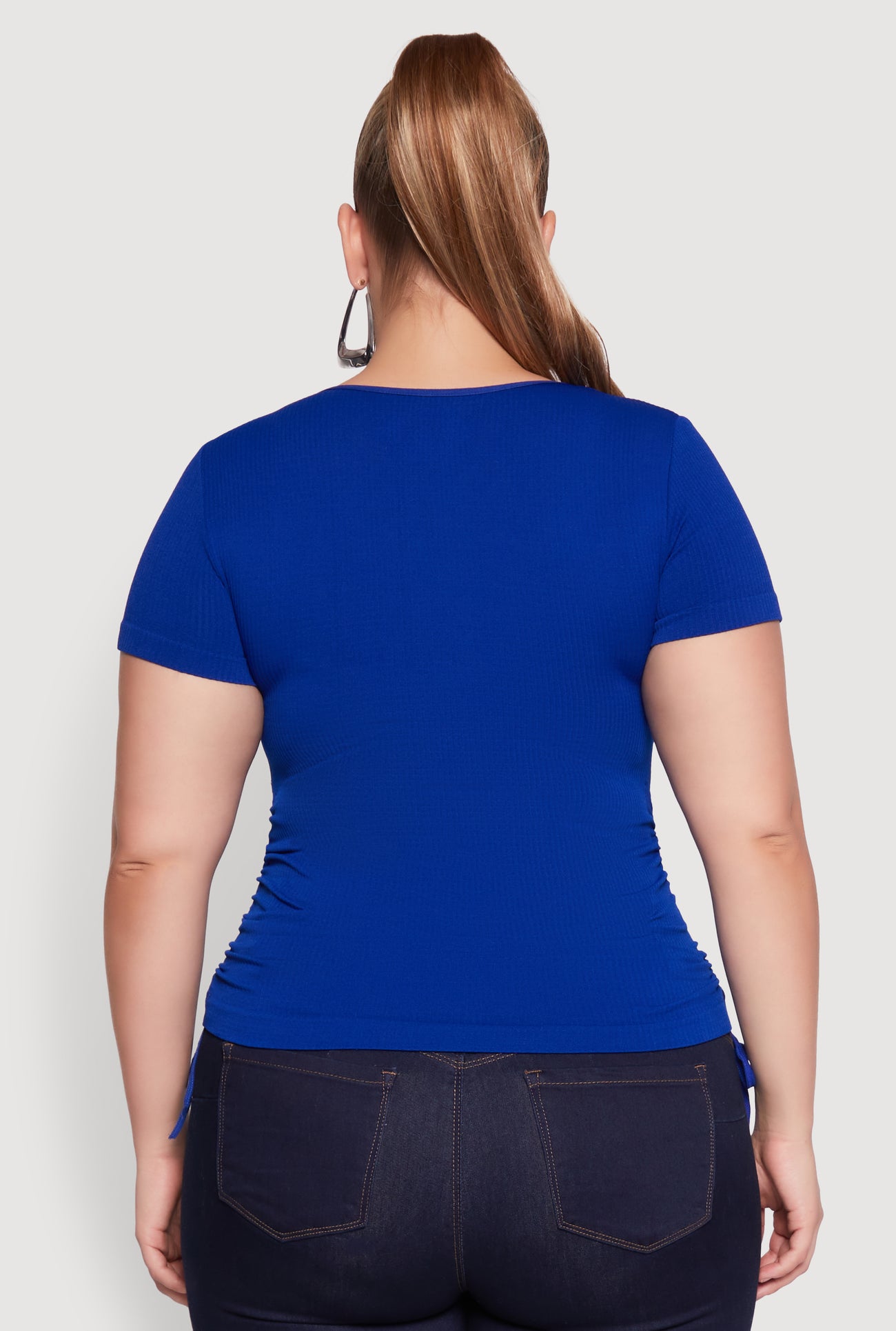 1915038344475340_006