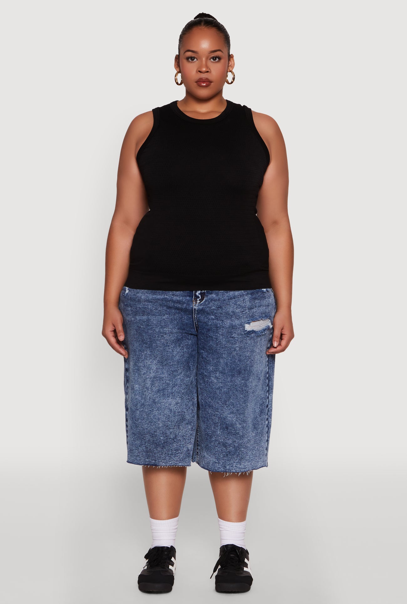 1916038344757001_003