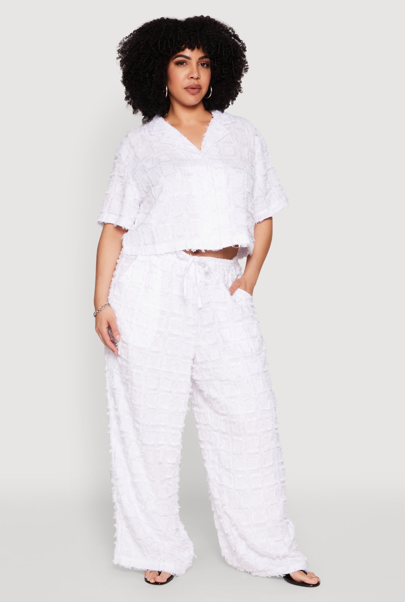 1927056579322010_003